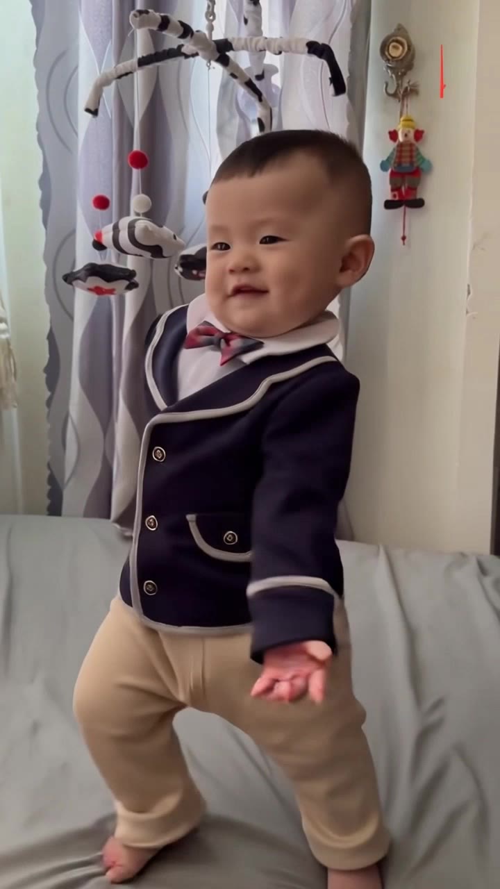 Kling AI work 307788764661225 - ai baby song AI video