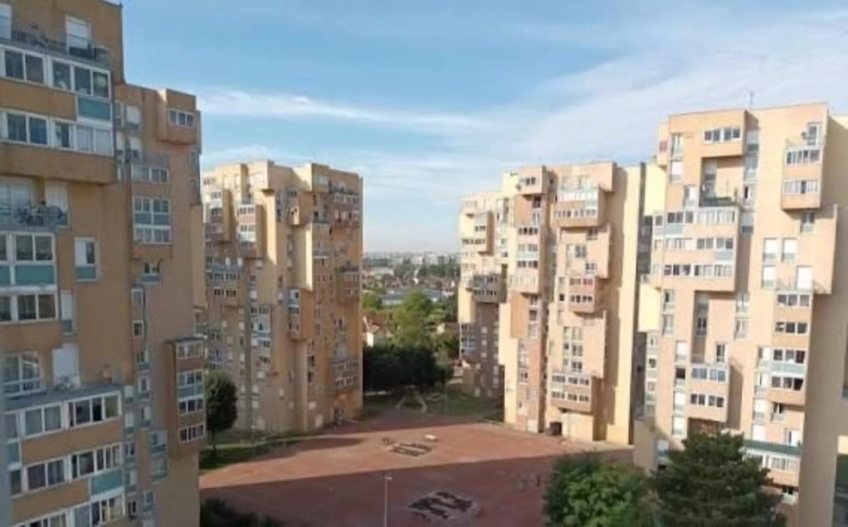Kling AI work 306855868614243 - pitch view AI video