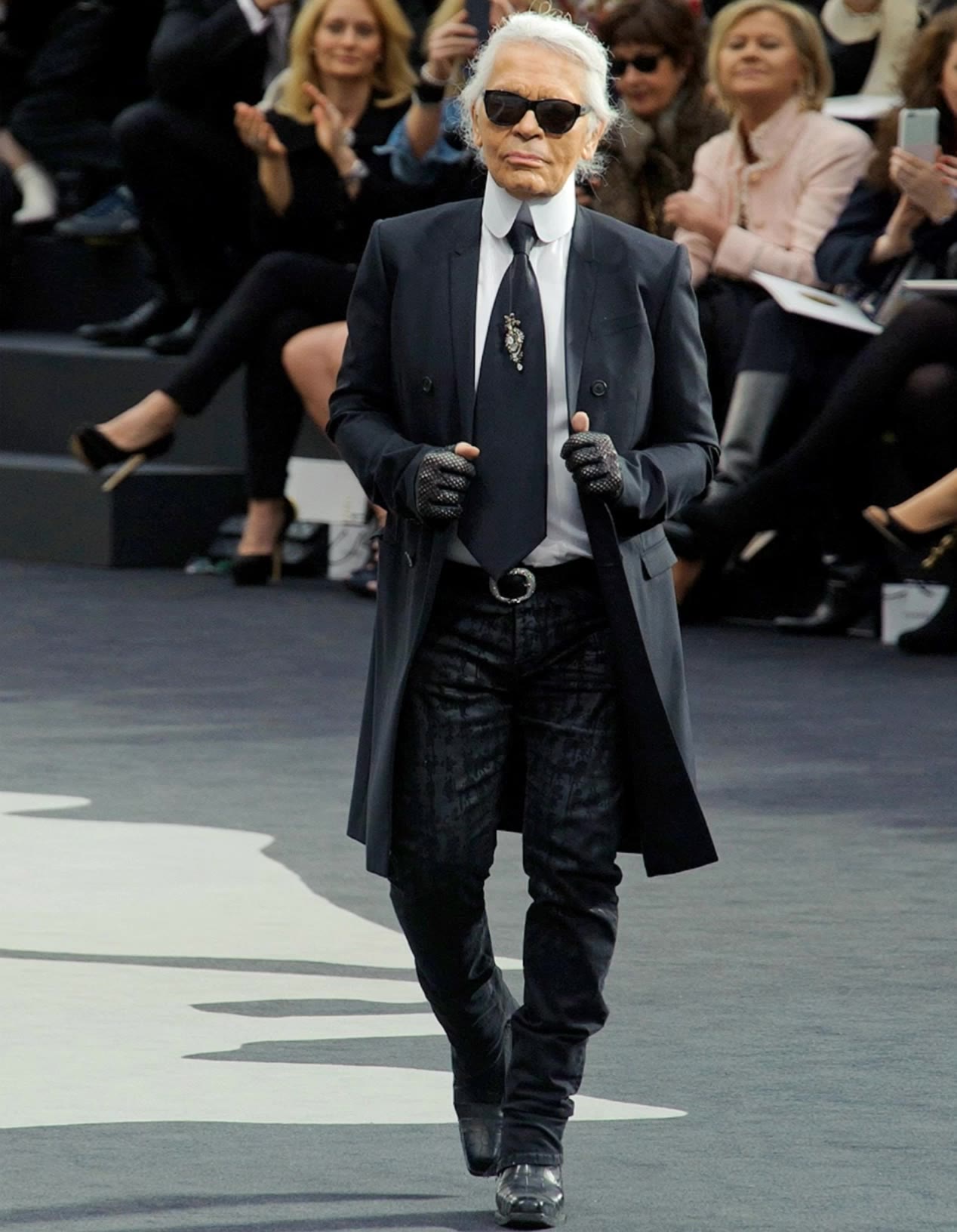 karl lagerfeld - icon ai AI video