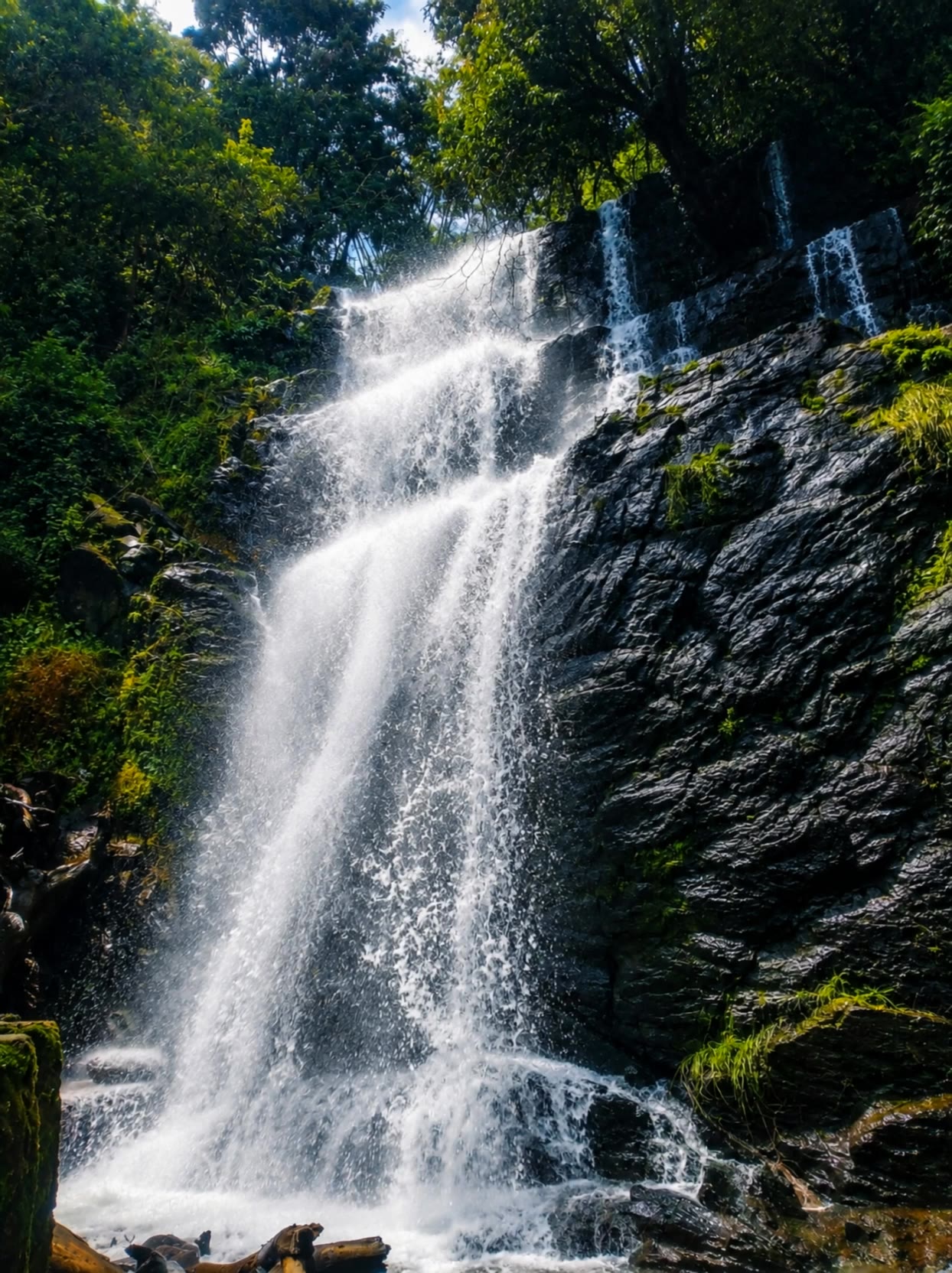 Kling AI work 319430029502130 - motion waterfall picture AI video