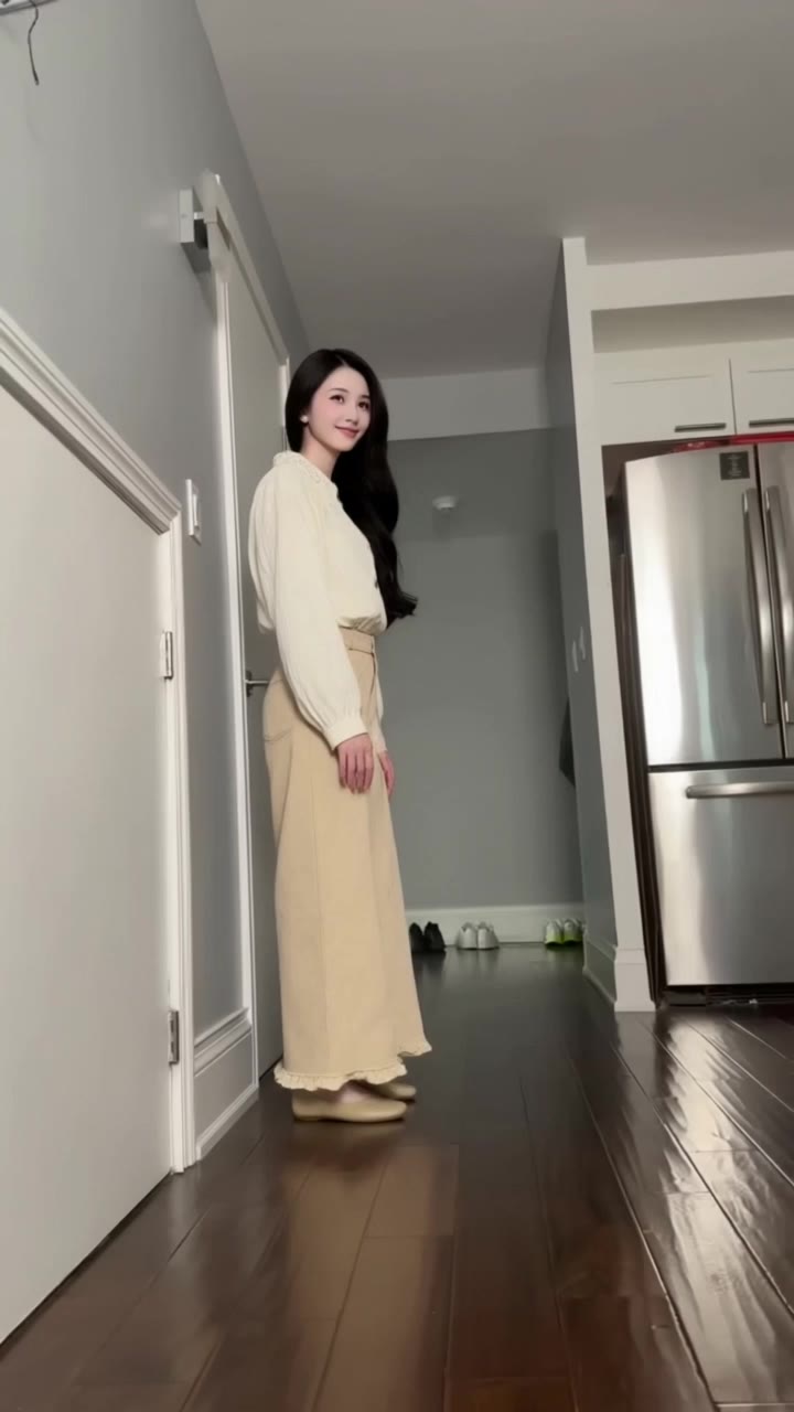 Kling AI work 315492772668981 - what hairstyle fits my face AI video