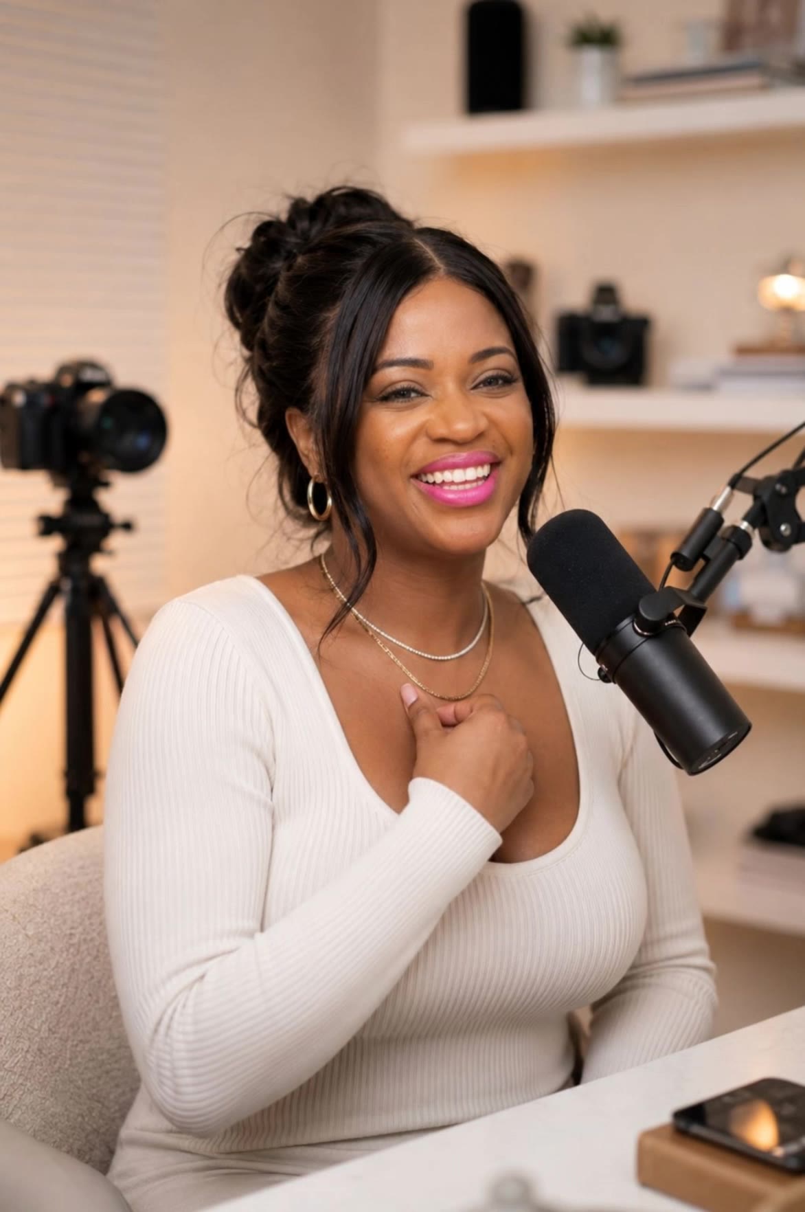 Kling AI work 314294212612412 - podcast logos AI video