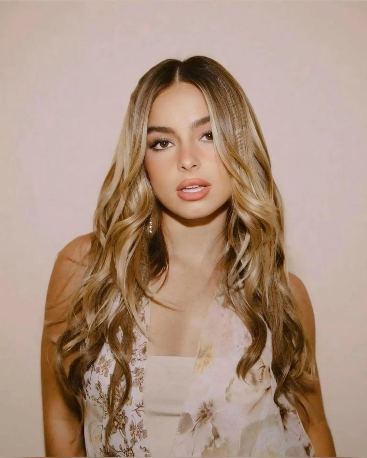 ASMR Addison Rae - asmr girlfriend kissing AI video