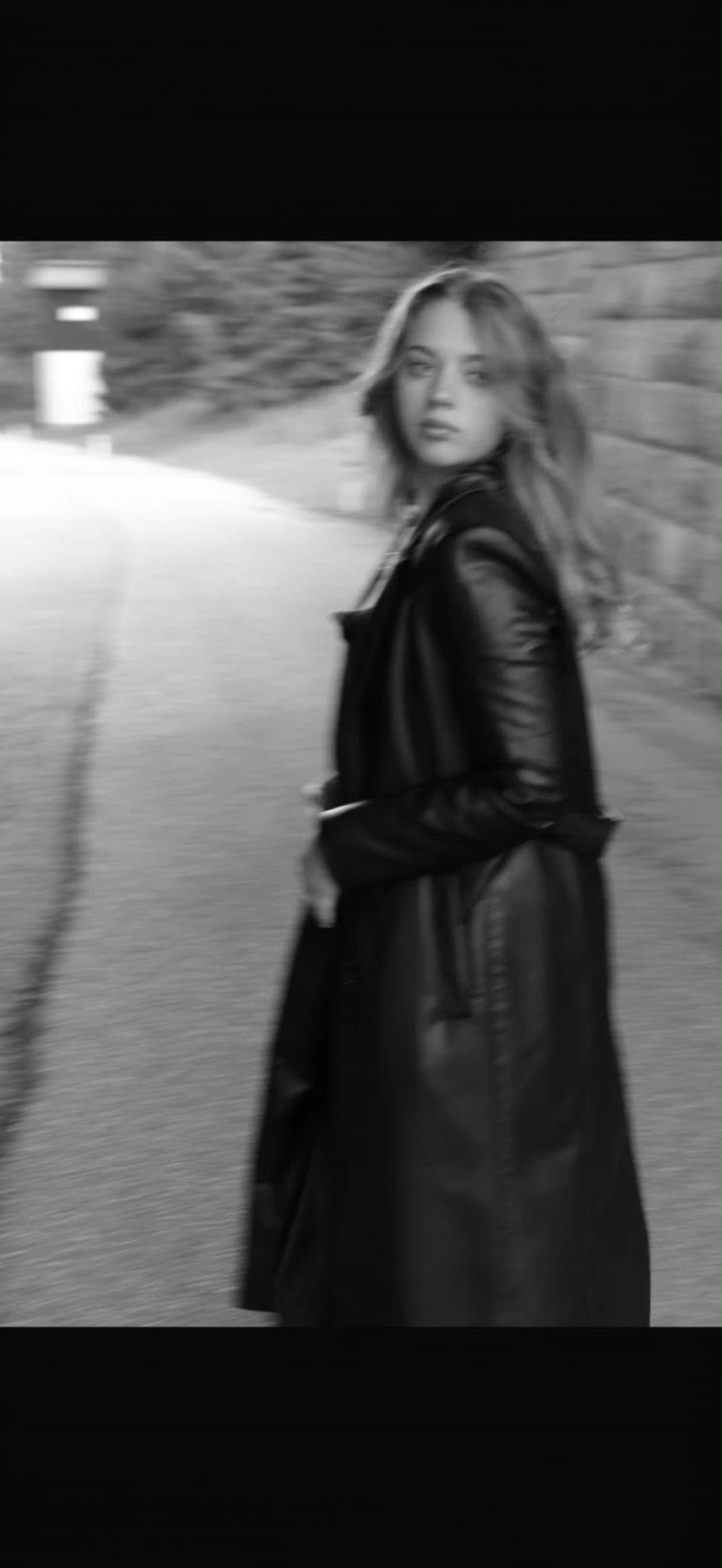 Kling AI work 318185446663105 - cinematic style AI video