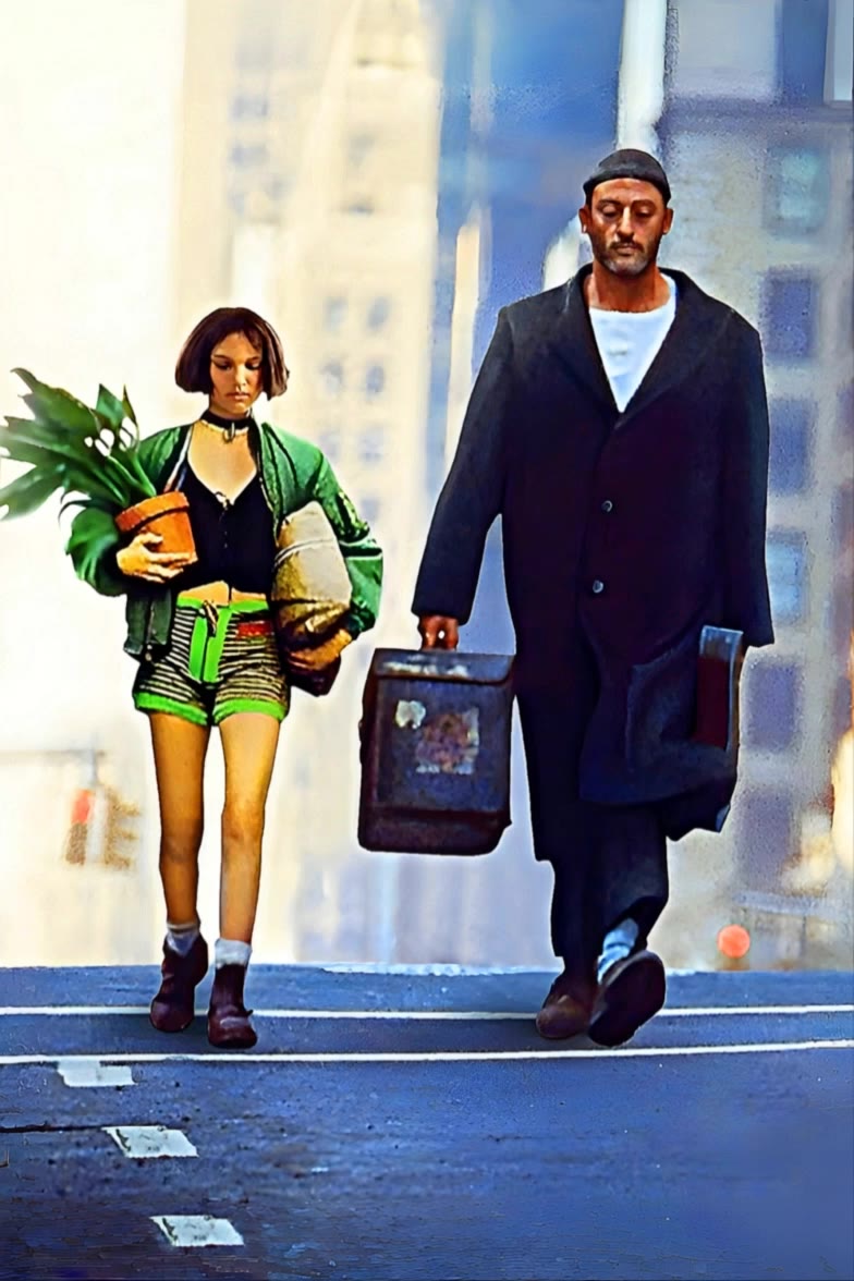LÉON THE PROFESSIONAL - professional background for headshot AI video