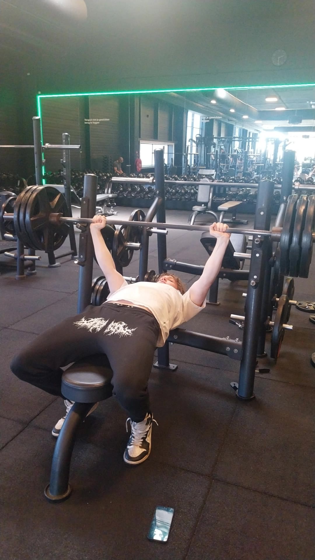 Kling AI work 313703142526806 - gym scene AI video
