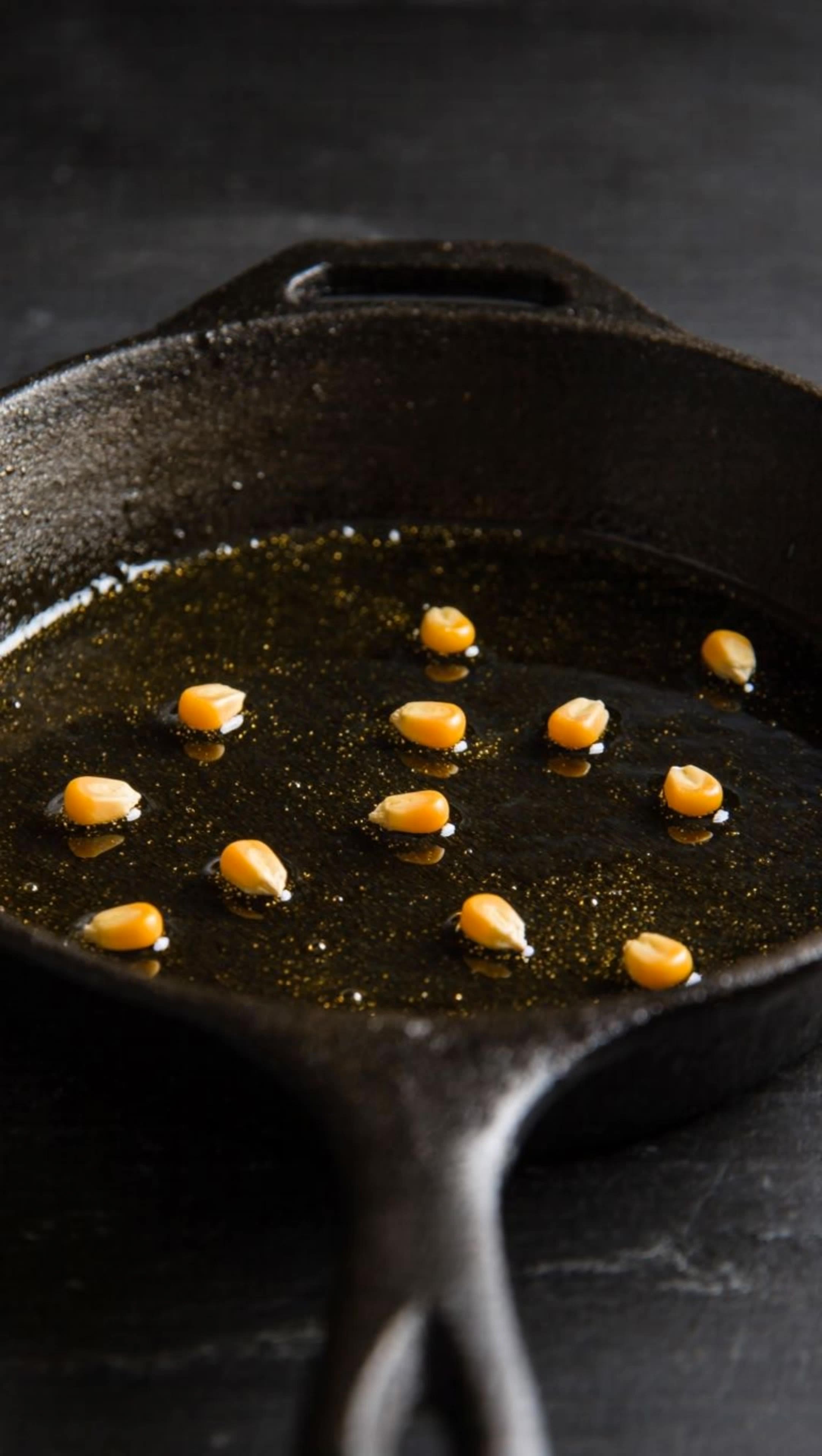 Kling AI work 321825344656602 - crack popcorn AI video