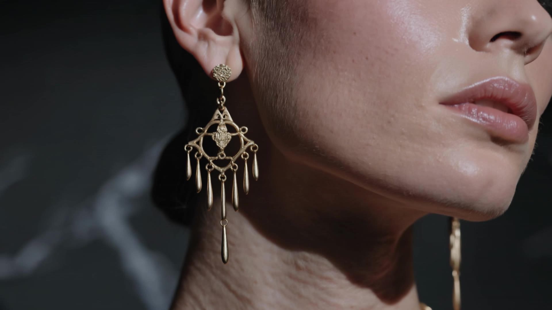 Jewelry on woman demo - jewelry design AI video