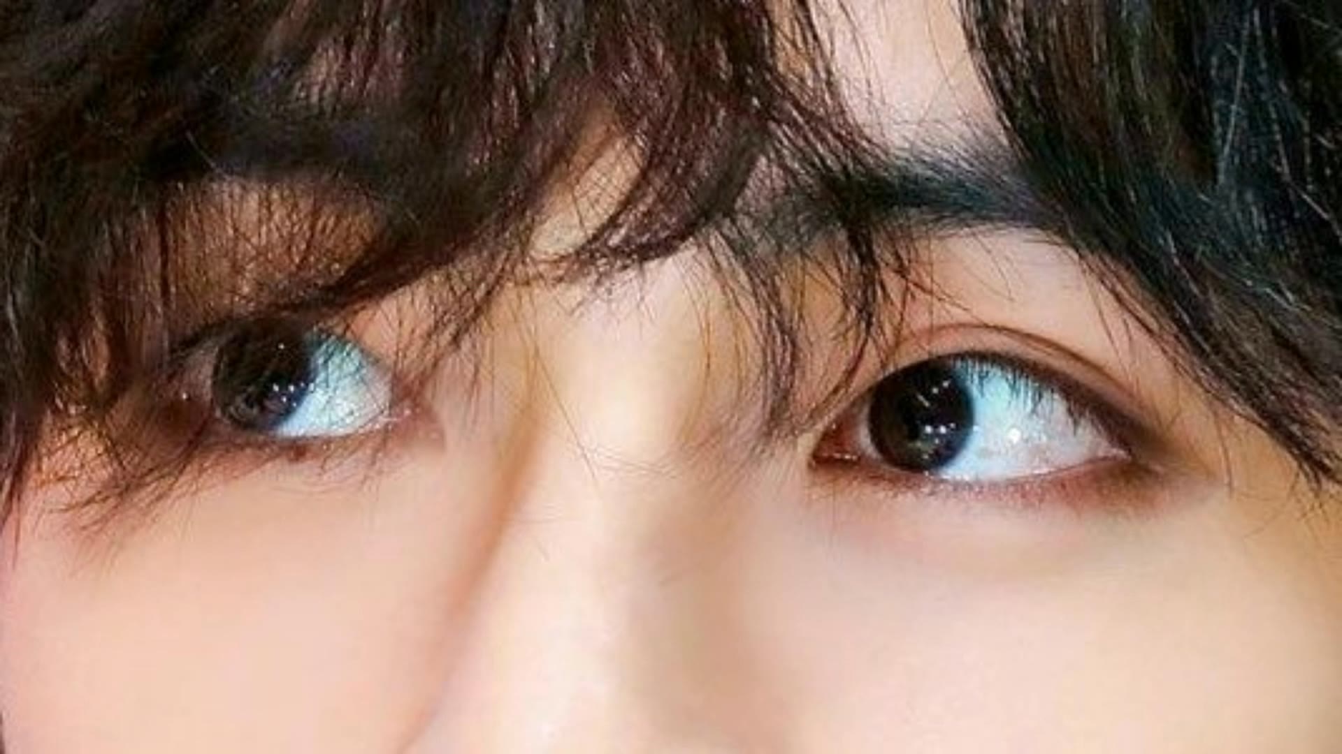 EYES VIDEO  - topaz eyes AI video