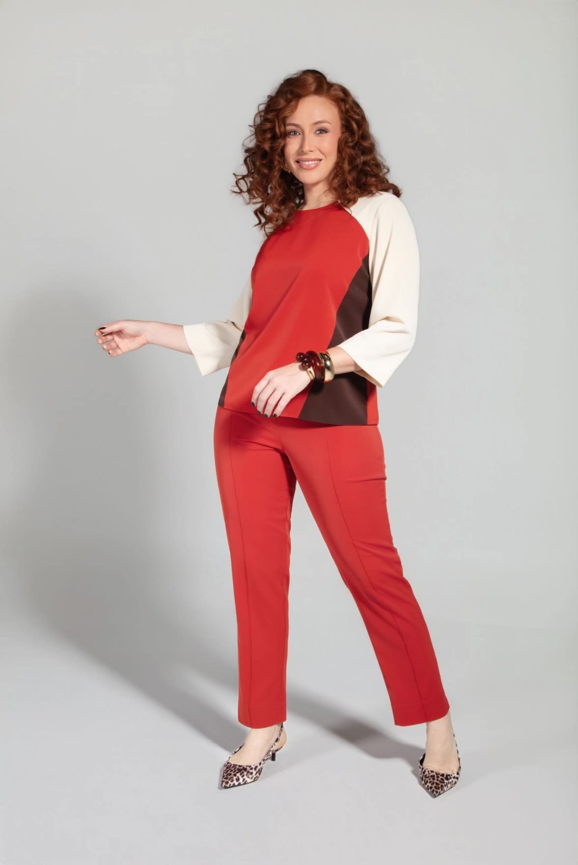 Kling AI work 312233861501742 - ai clothing swap AI video