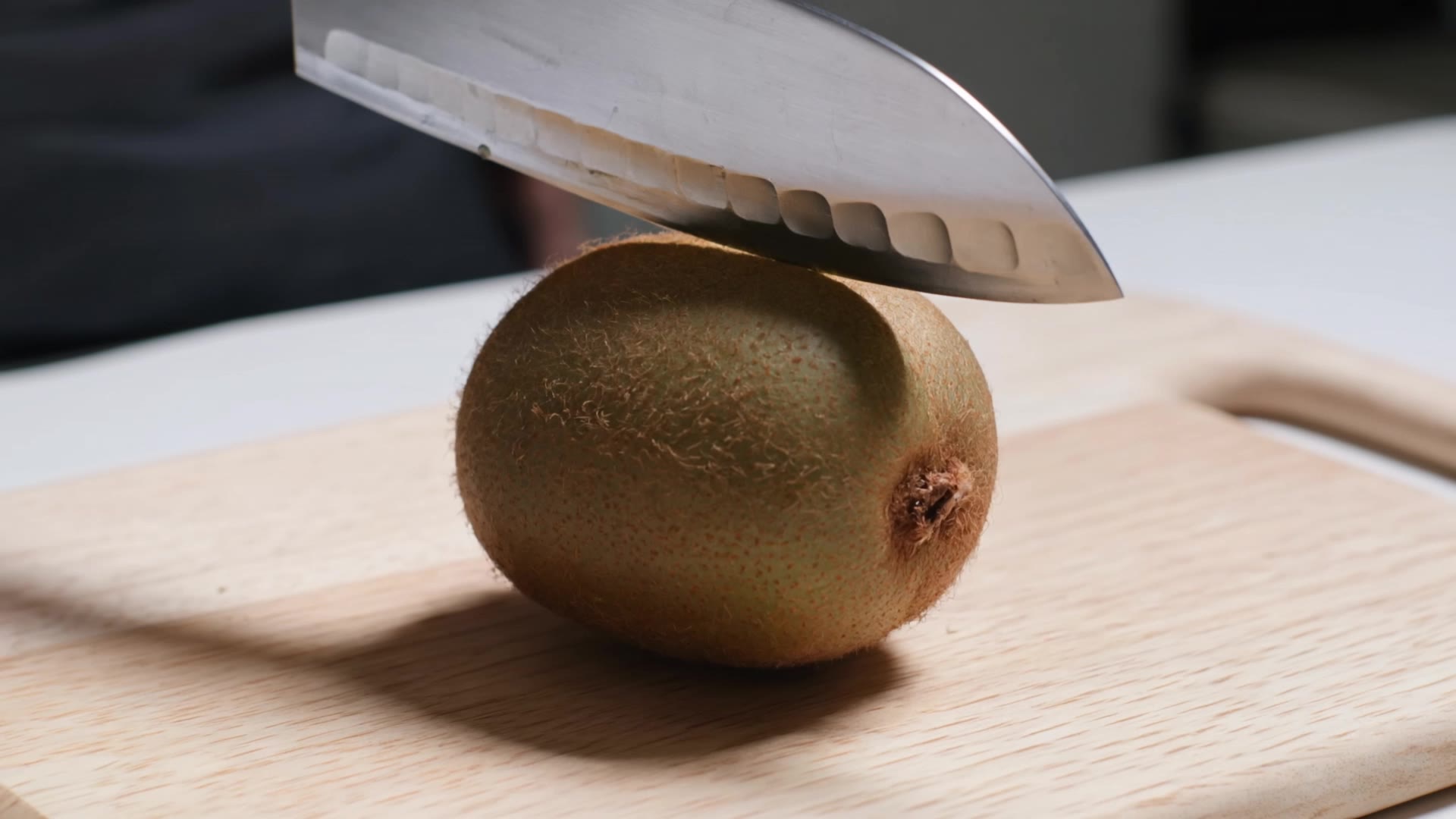 Kling AI work 311494011521653 - fruit cutting poster design AI video