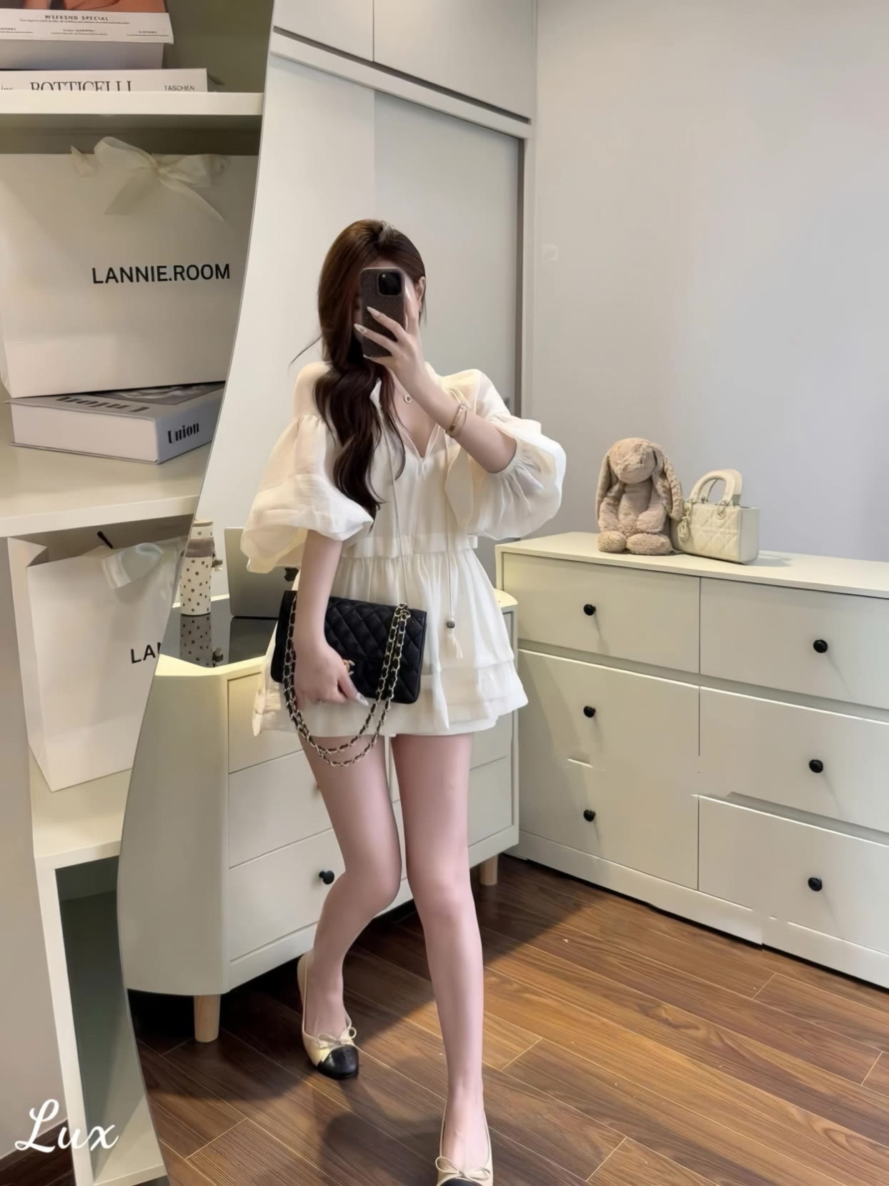 Kling AI work 299648670613971 - thời trang wallpaper AI video