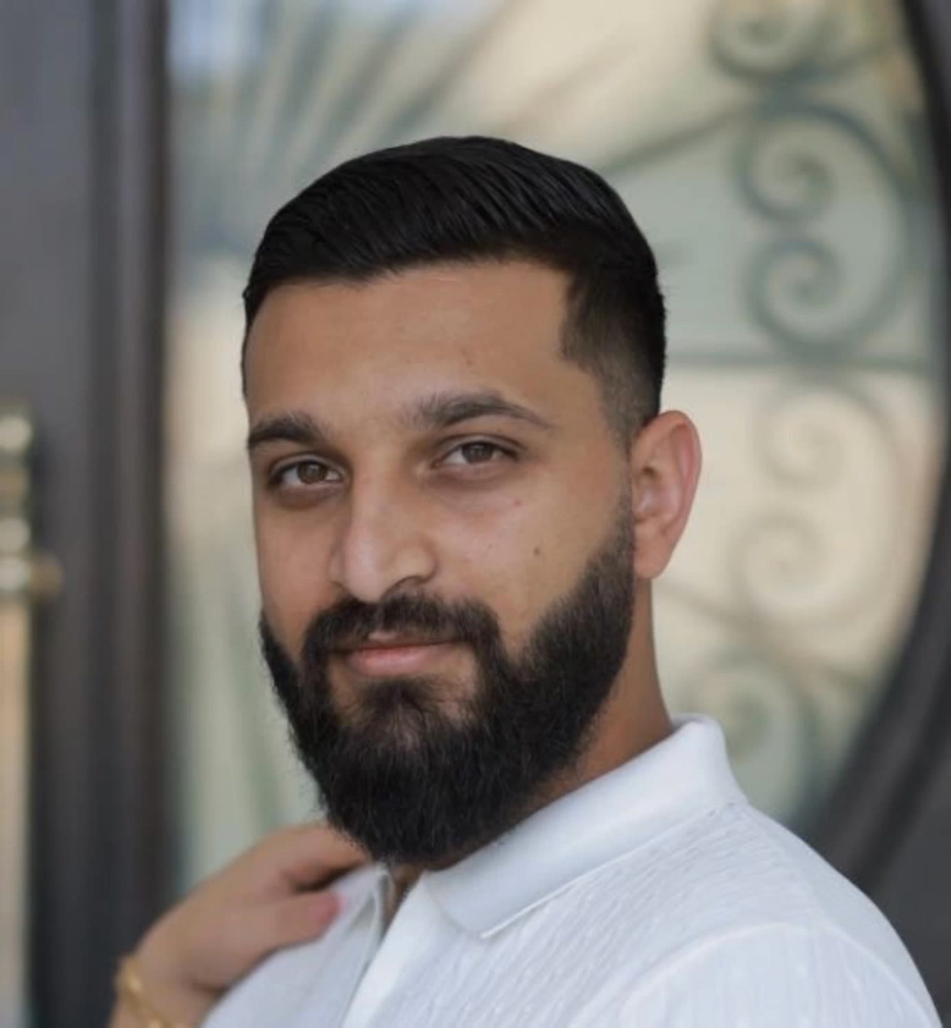 Kling AI work 319374830661994 - create barbershop AI video
