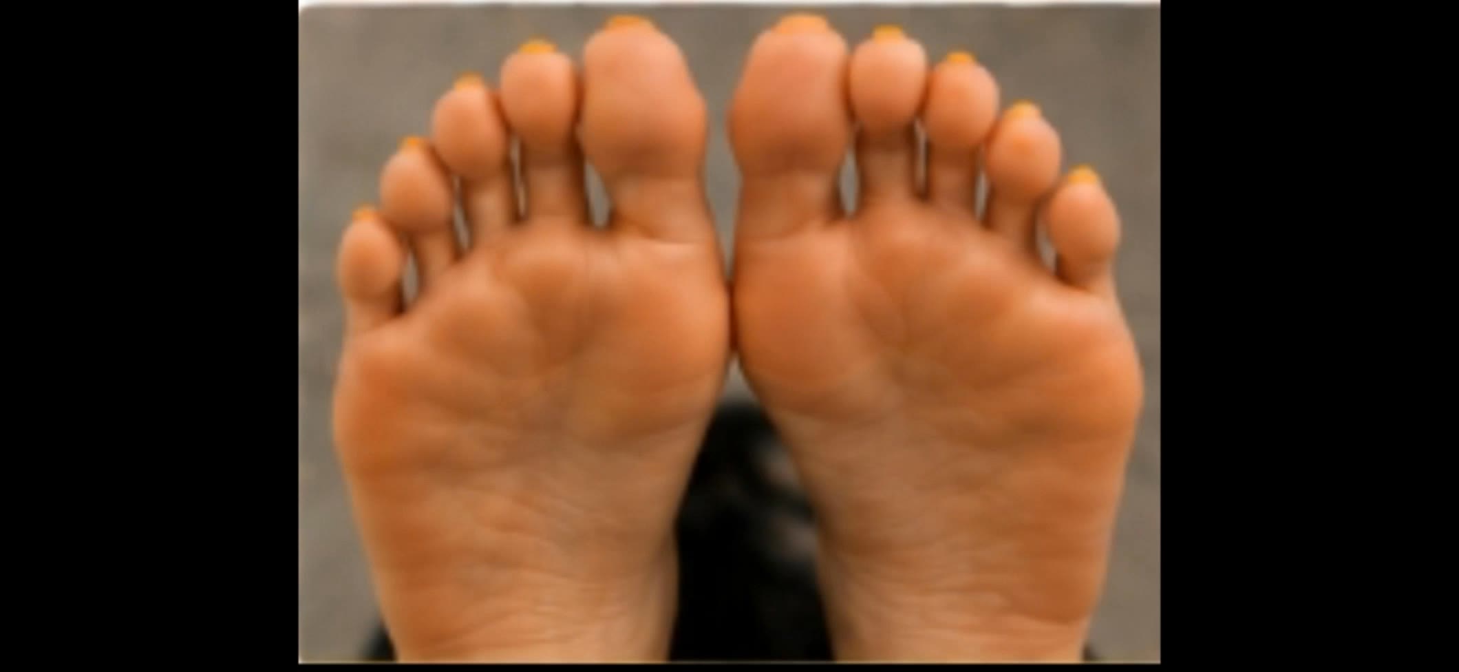 Kling AI work 319173974618365 - feet video AI video