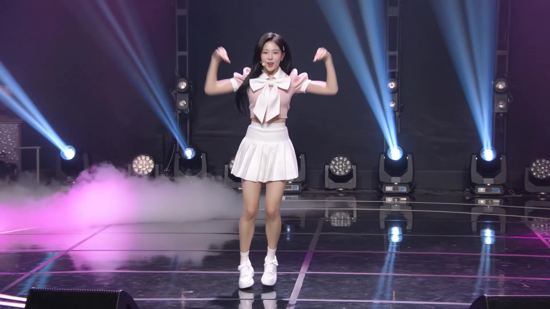 Kling AI work 310329542618278 - korean pop outfit AI video