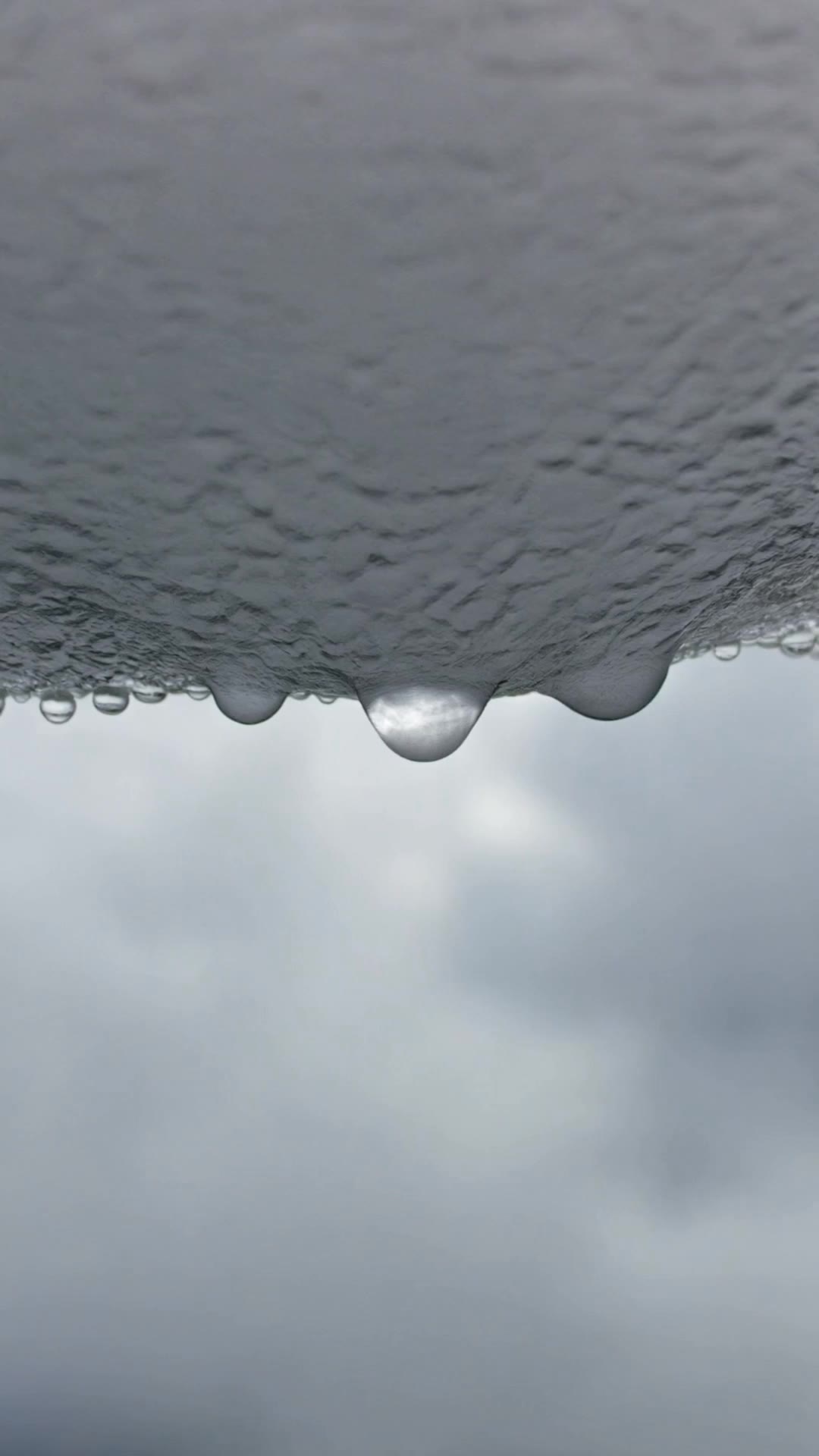 Kling AI work 319301604616406 - drawing of a raindrop AI video