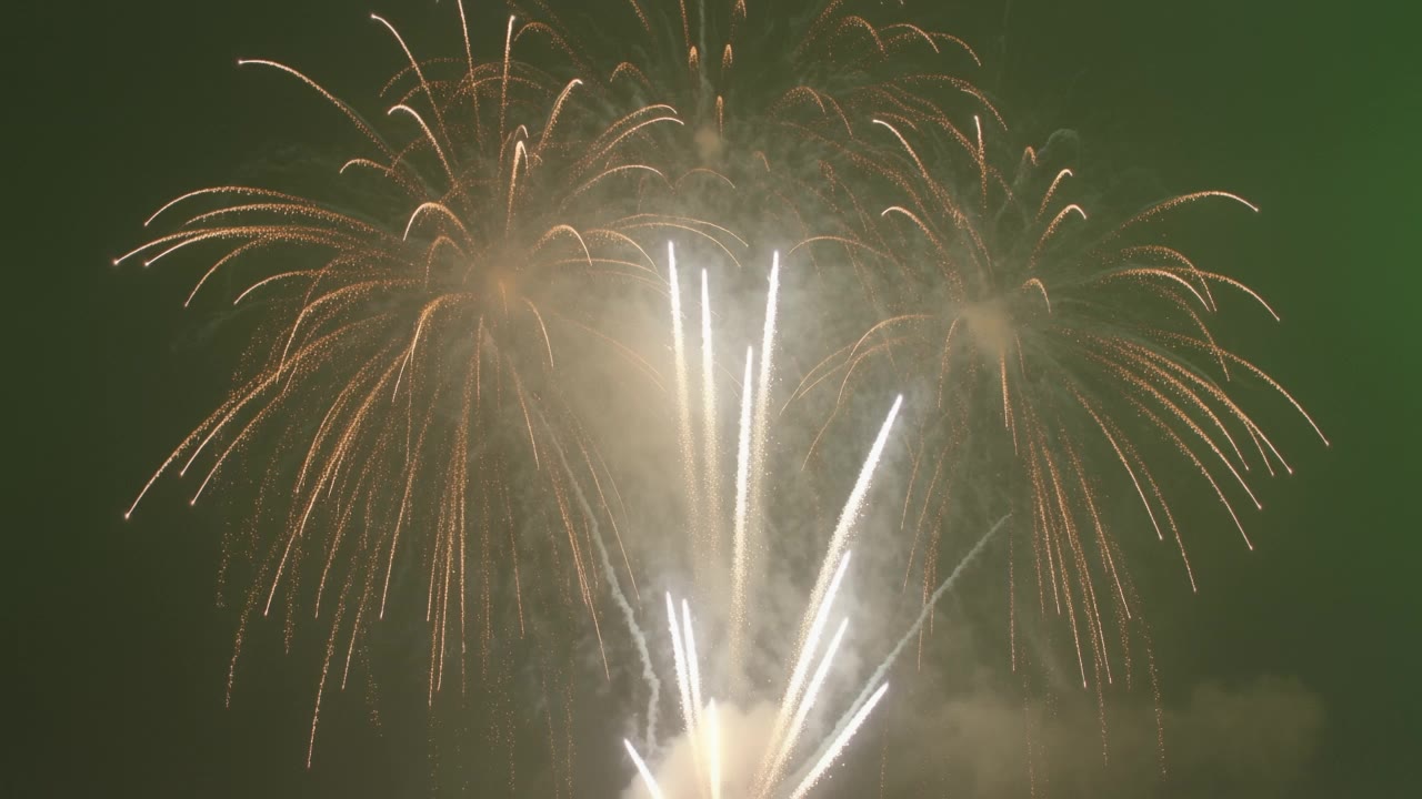 fireworks 2 - alpha background AI video