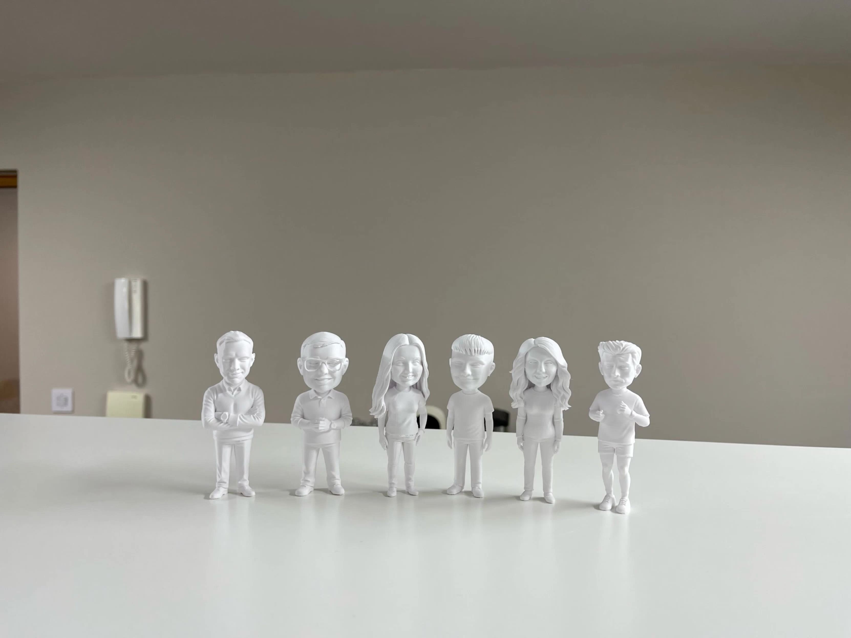 Kling AI work 311156498525502 - oversized big head characters AI video