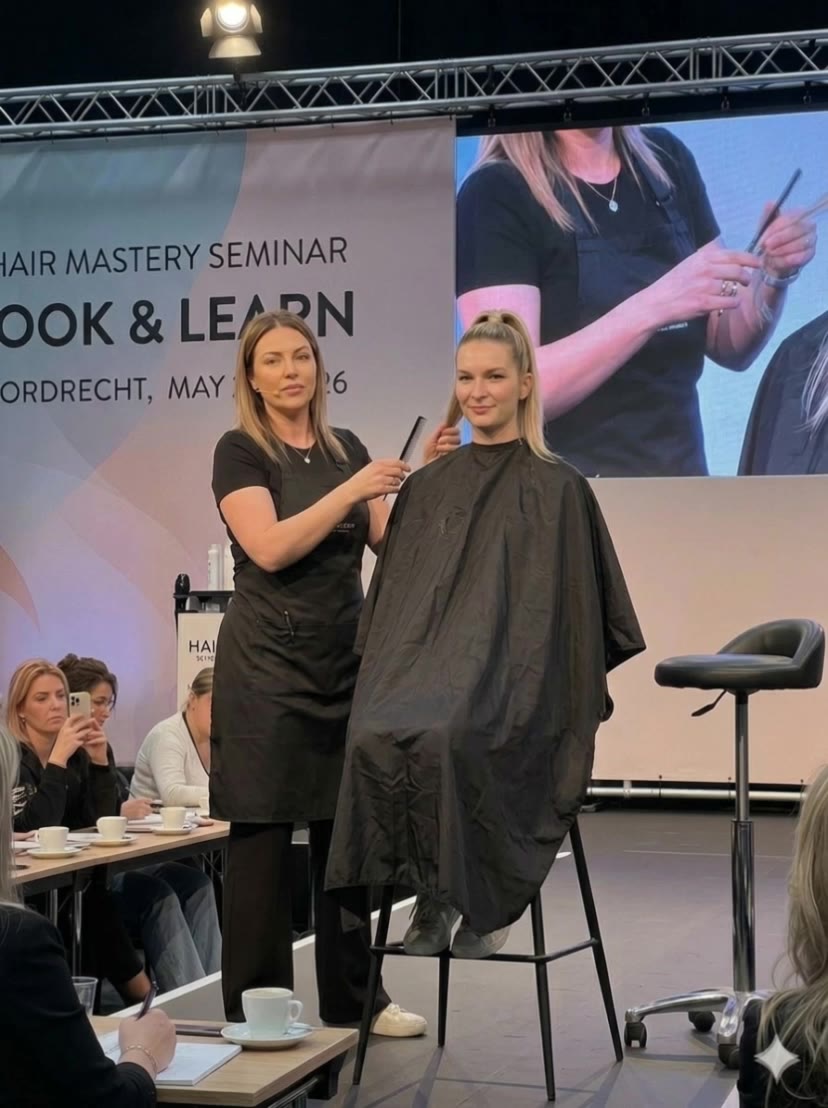 Kling AI work 310477004616859 - types of bob cut hairstyles AI video