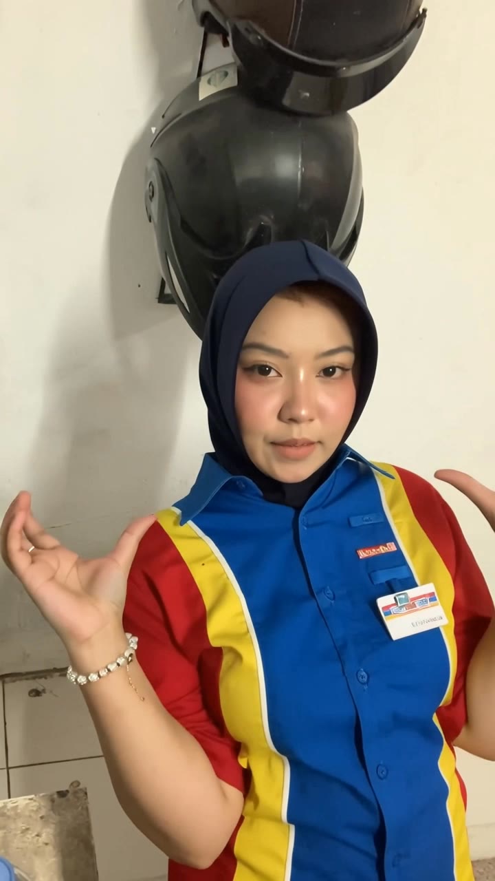 indomaret girl dance - dance motion AI video