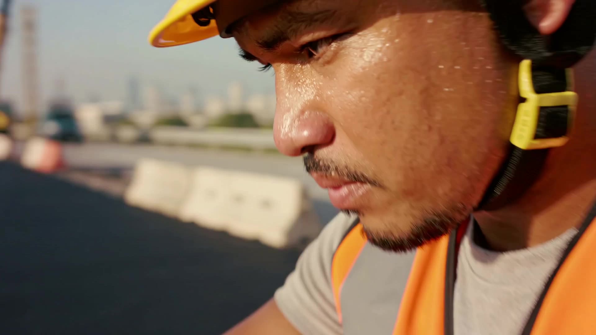 Kling AI work 312760279524900 - construction AI video