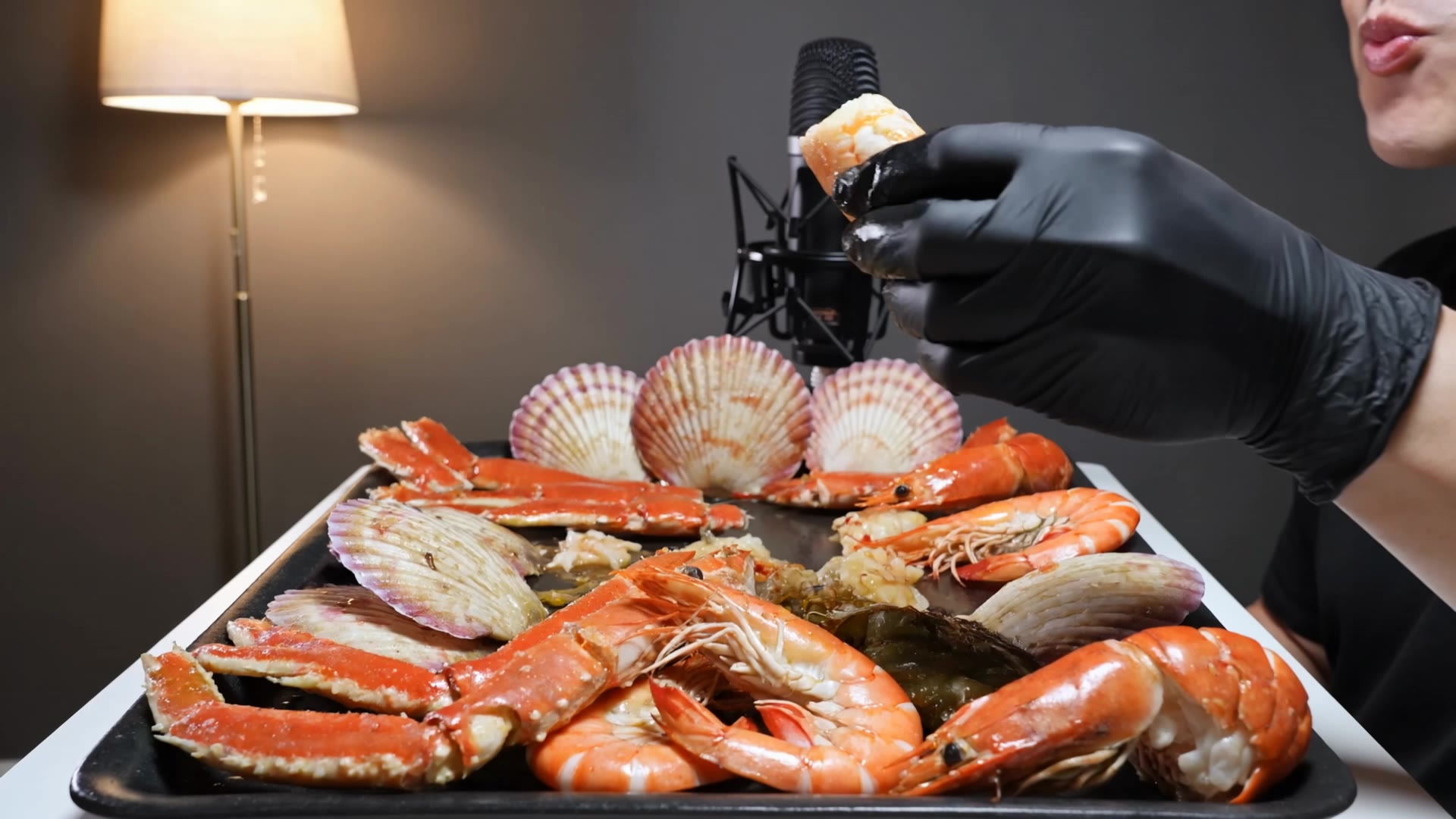 Kling AI work 314198322613796 - mukbang youtube thumbnail AI video