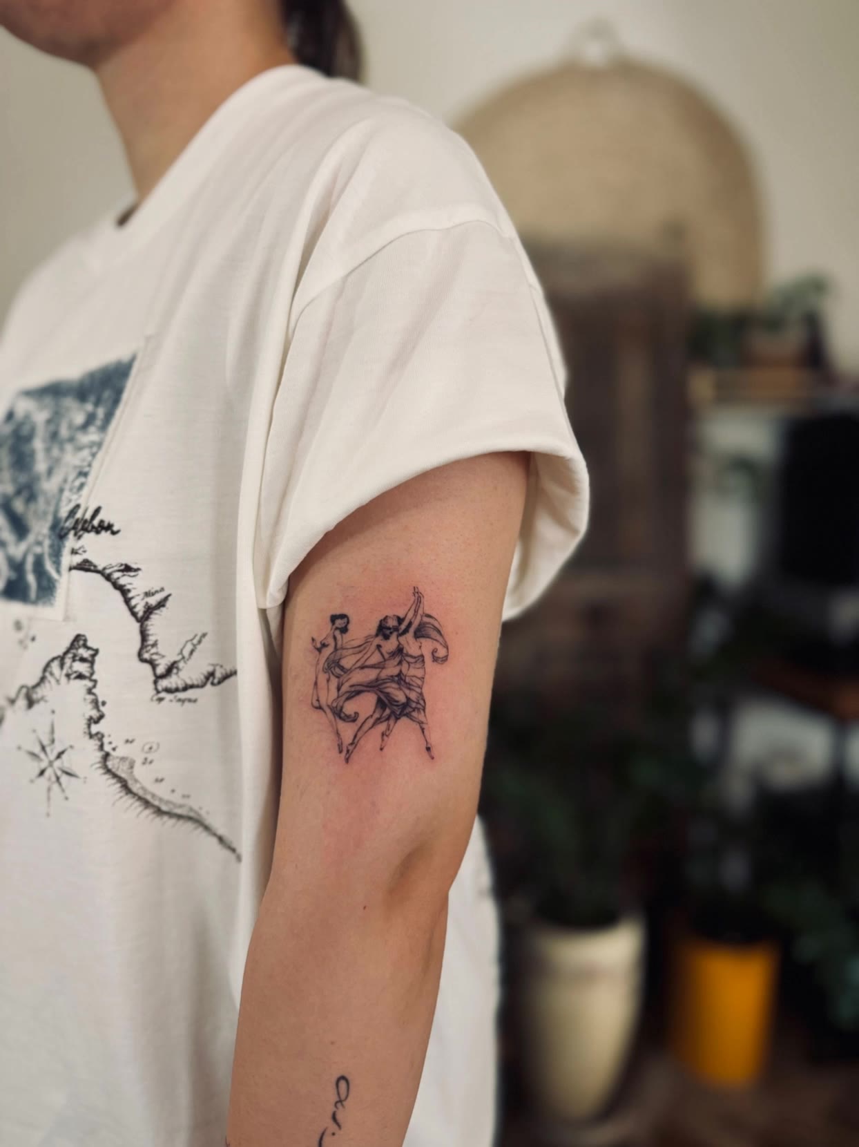 Kling AI work 315316899611831 - tattoo ideas for hips AI video