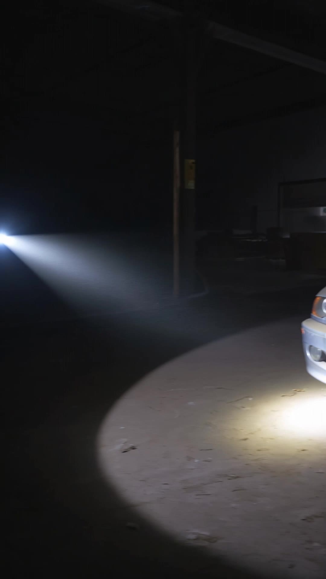 Kling AI work 310244128508413 - grime scene car wash AI video