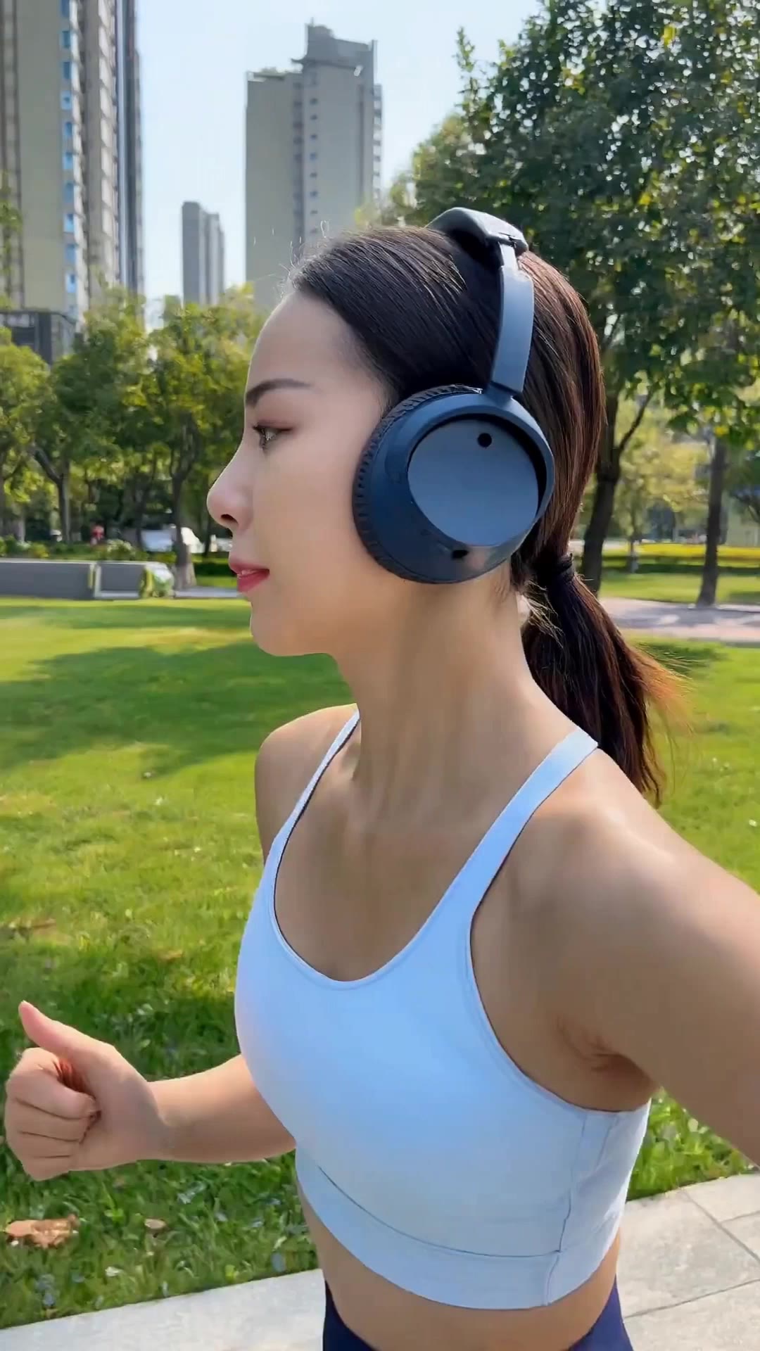 Kling AI work 300533200506603 - ai headphones AI video