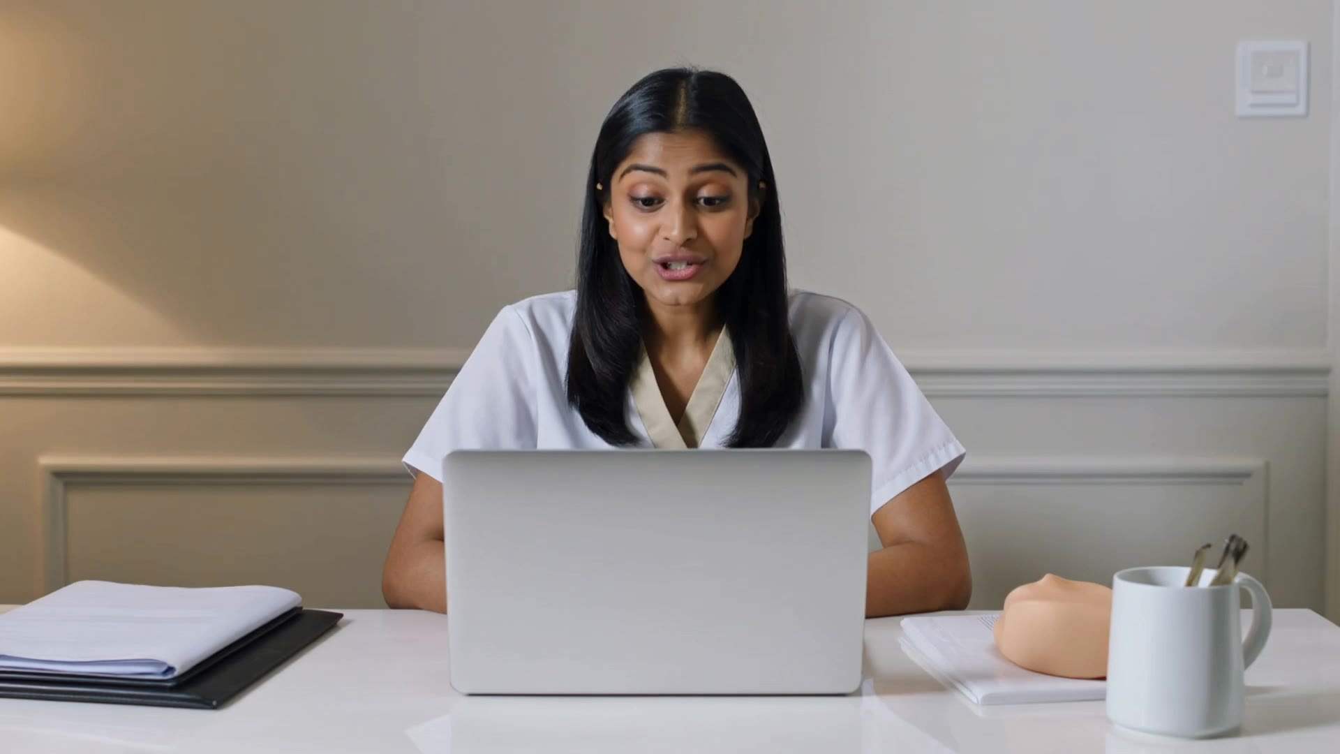 Online assistance for good skin - try out haircuts online AI video