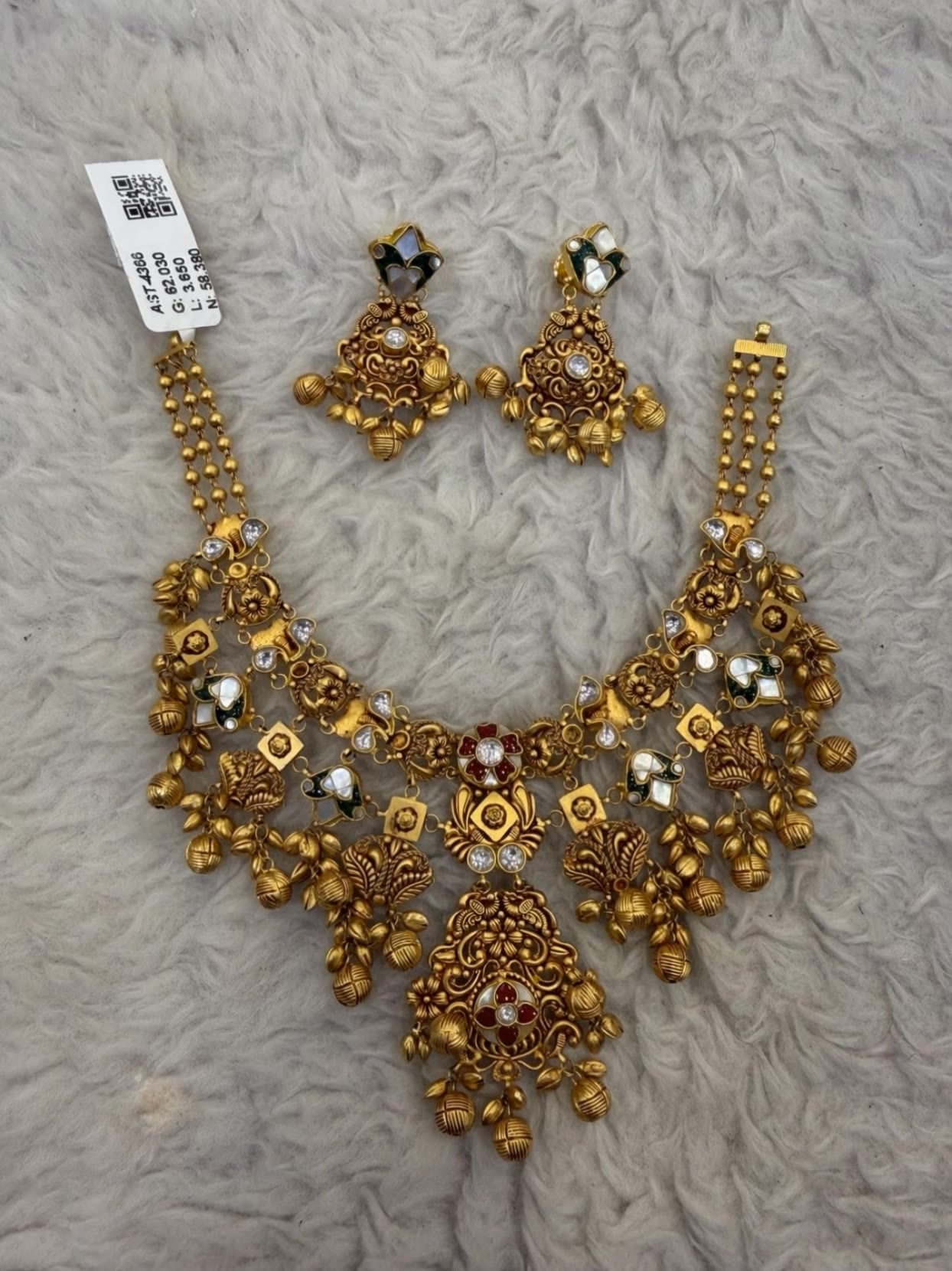 Antique set  - jewellery ai generator AI video