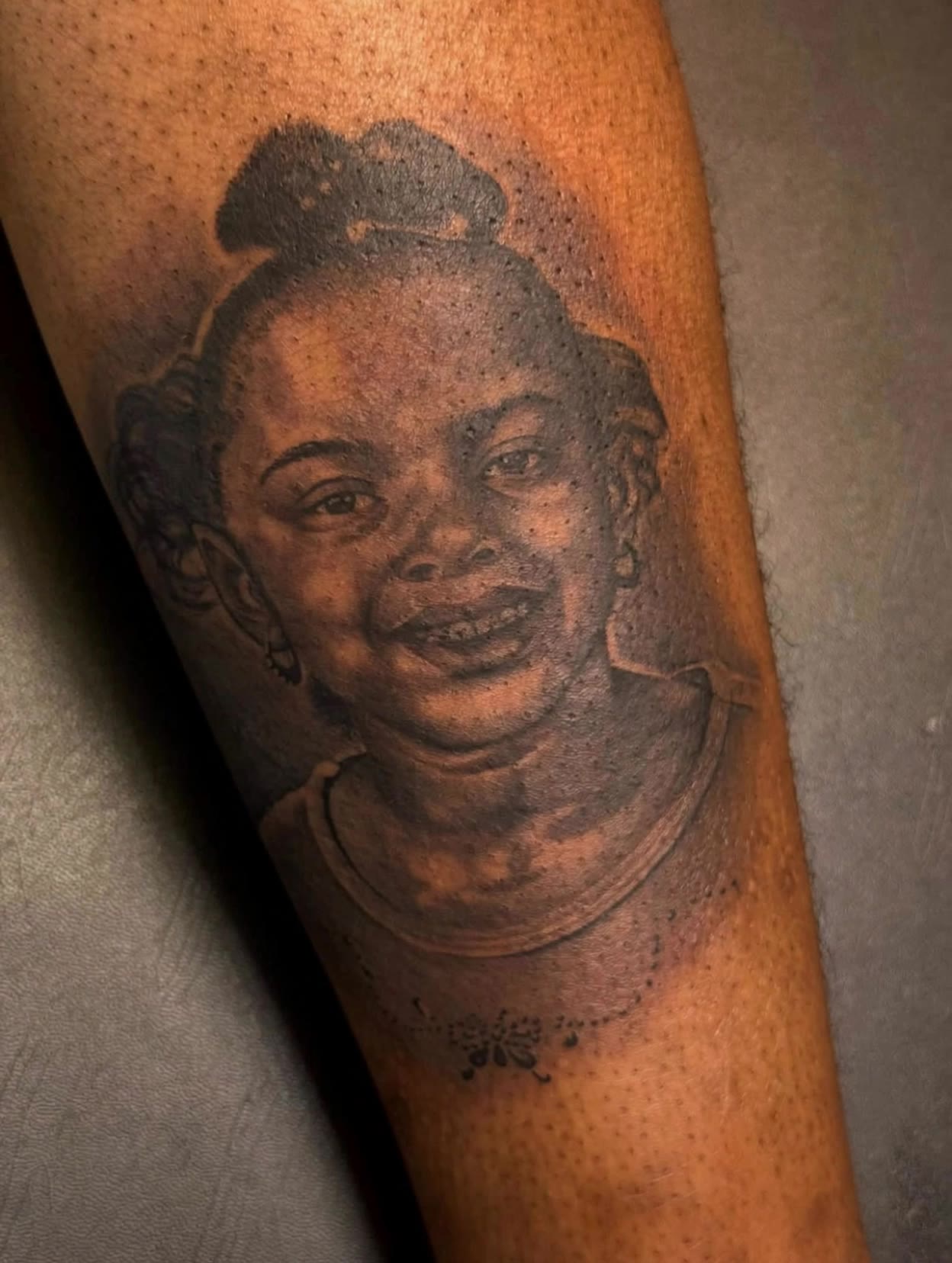 Kling AI work 315725893614271 - traditional lighthouse tattoo AI video