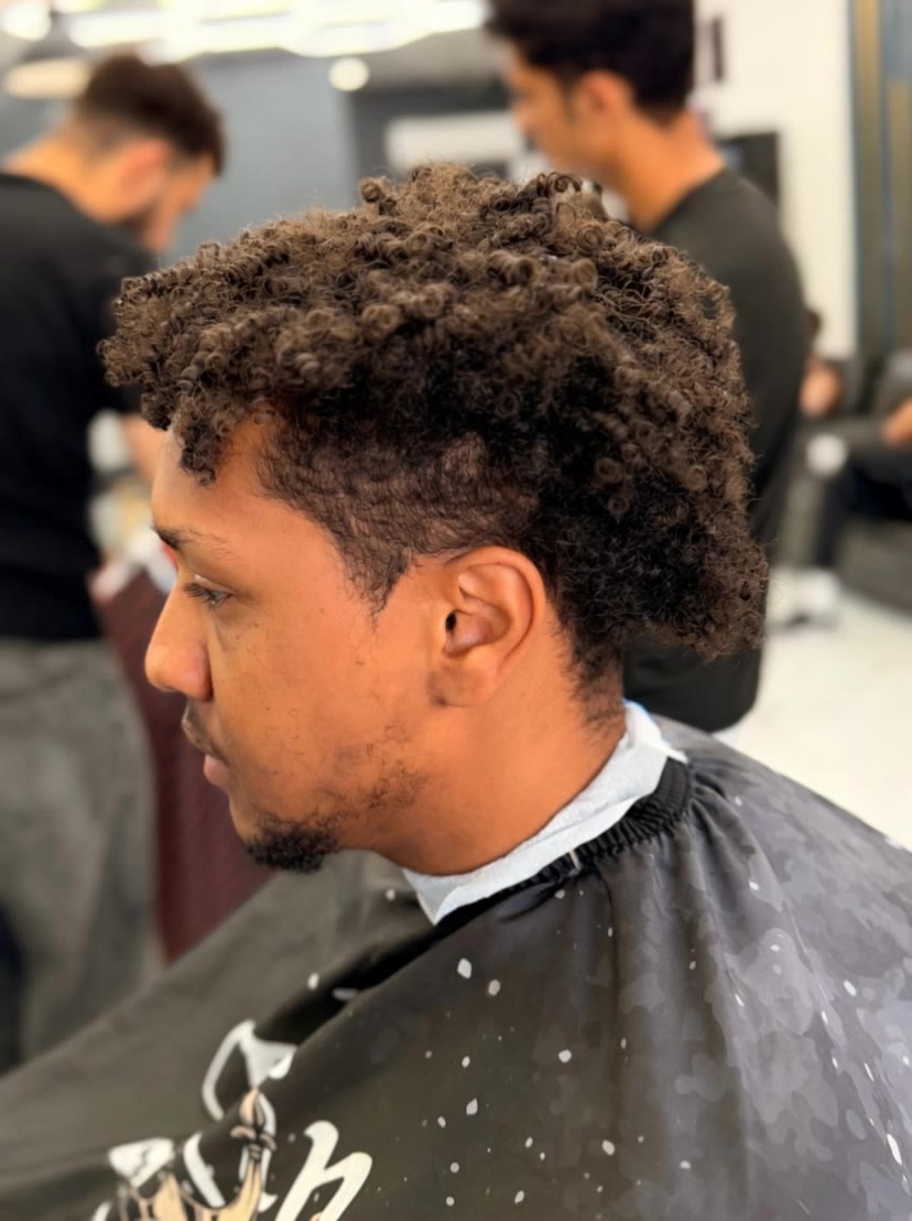 Kling AI work 317490949507453 - men's hairstyles taper fade AI video