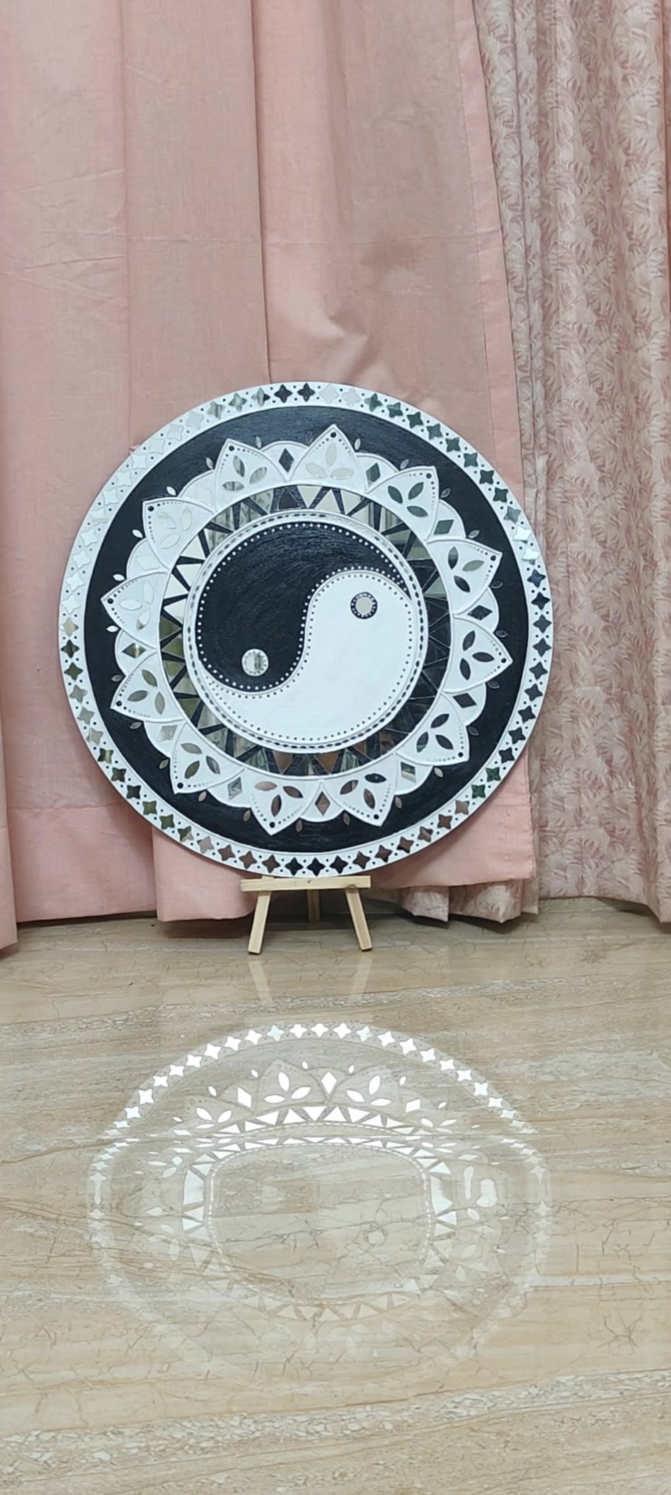Lippan art Ying Yang - film reel clip art AI video