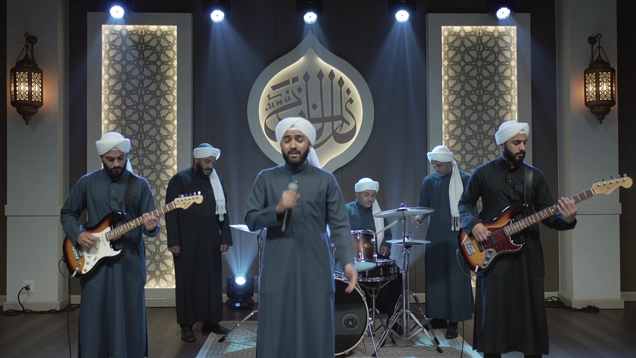 Kling AI work 298989826522657 - add a background to a band video with ai AI video