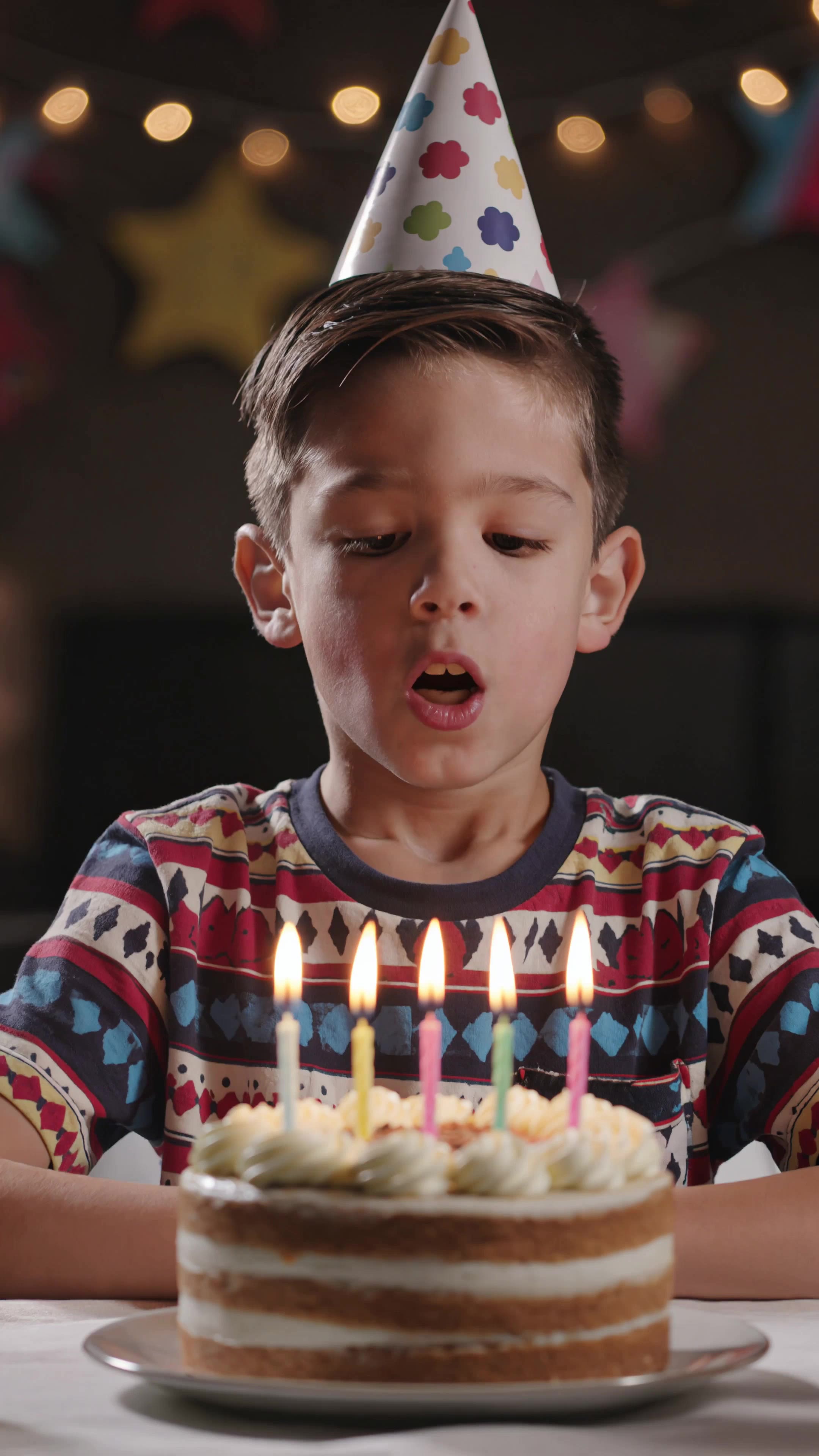 Kling AI work 312383985315281 - iridescent balloons AI video