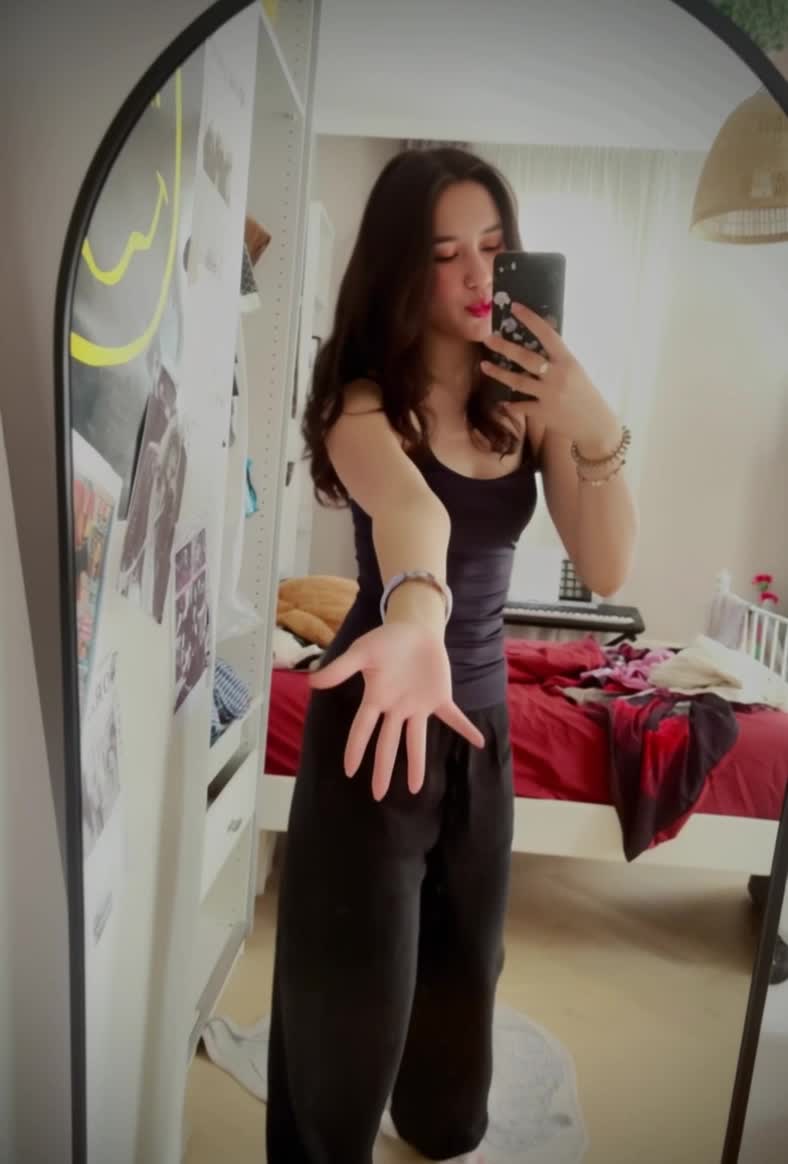 Blow a Kiss - free kiss ai AI video