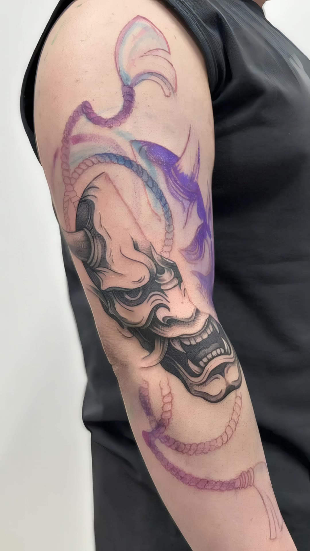 Kling AI work 297865587521251 - peregrine falcon tattoo AI video