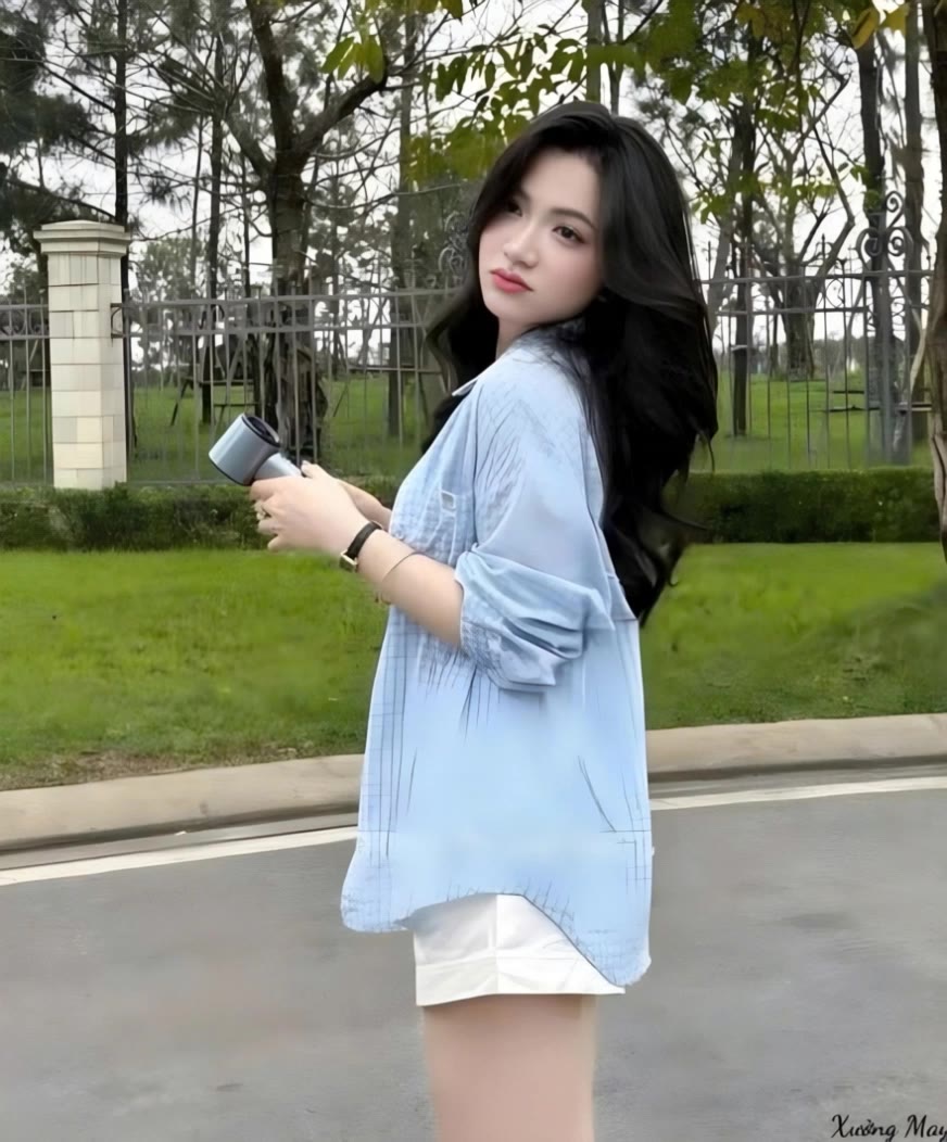 Kling AI work 283348996508323 - elegant poses AI video