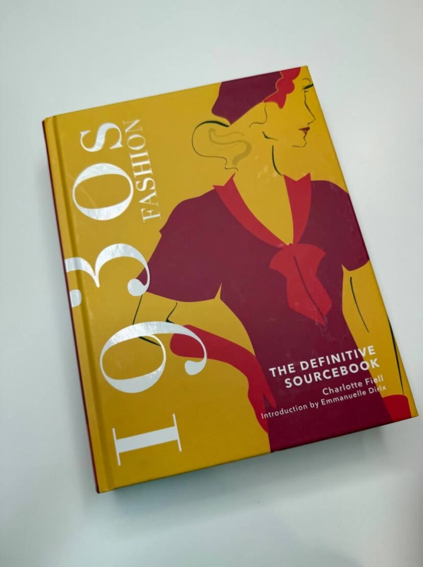 Fashion book - book poster design AI video
