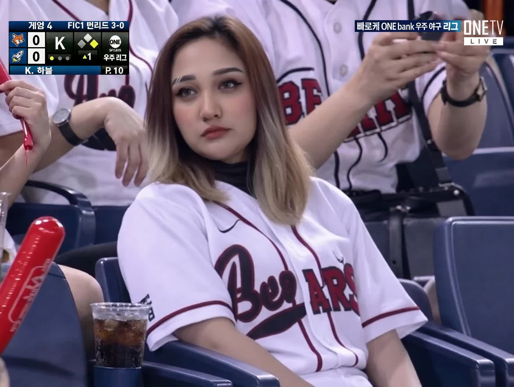 Kling AI work 884072545313095760 - baseball ai prompt AI video