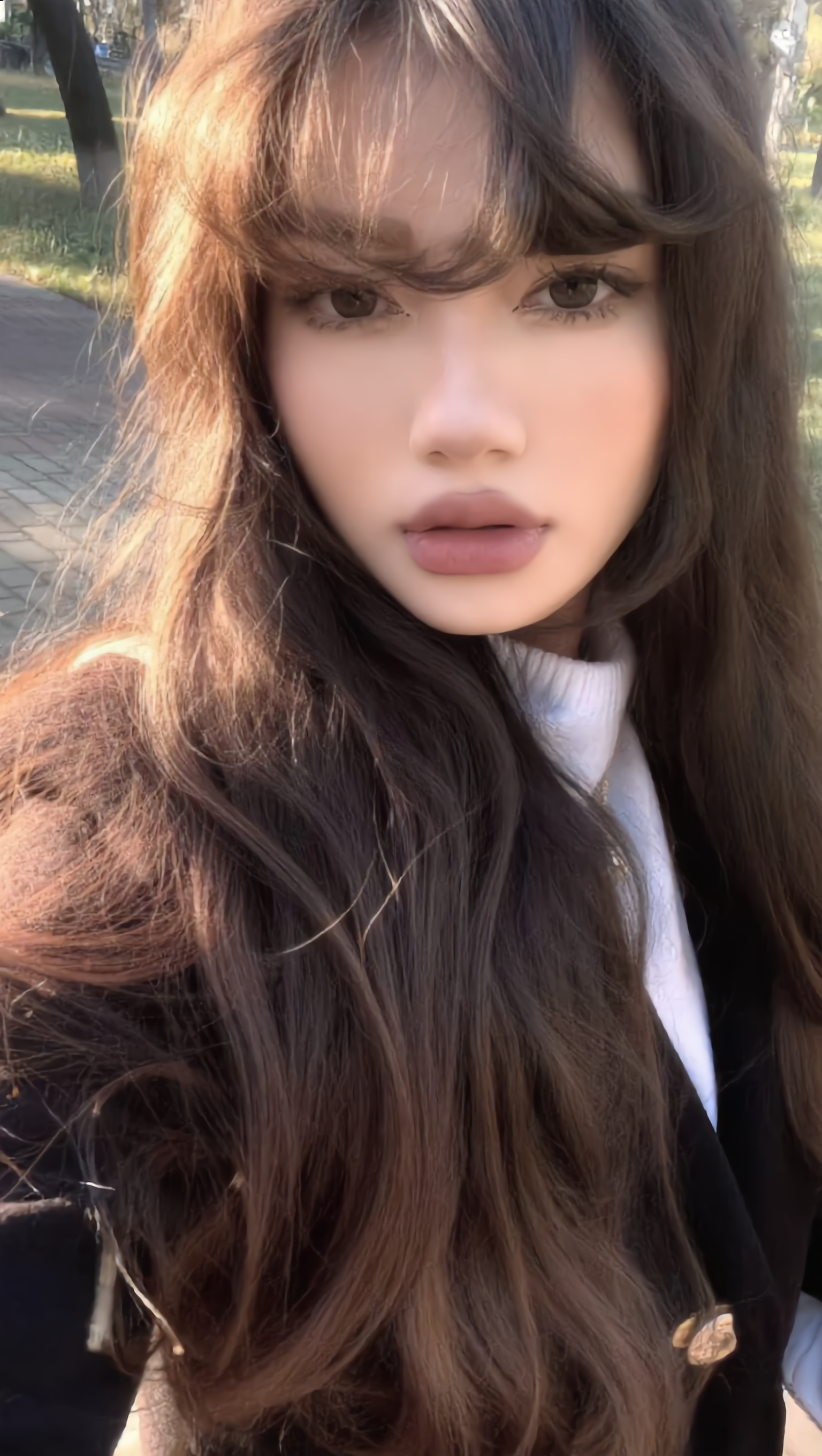 Kling AI work 313039086618381 - change hair color AI image