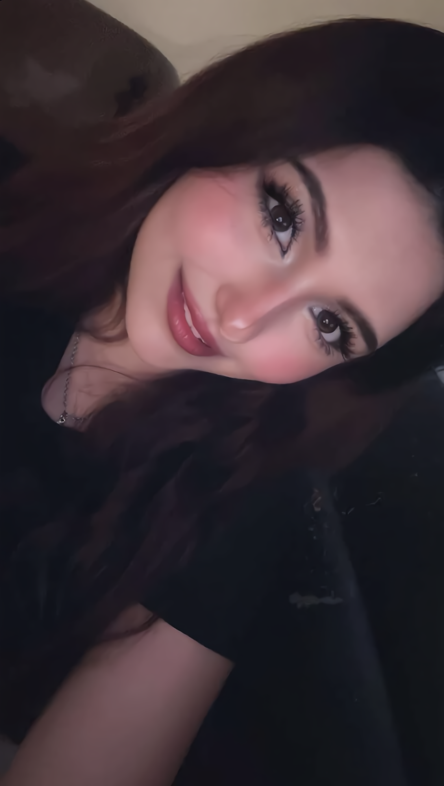 Kling AI work 310415737663505 - face shape detector app AI image