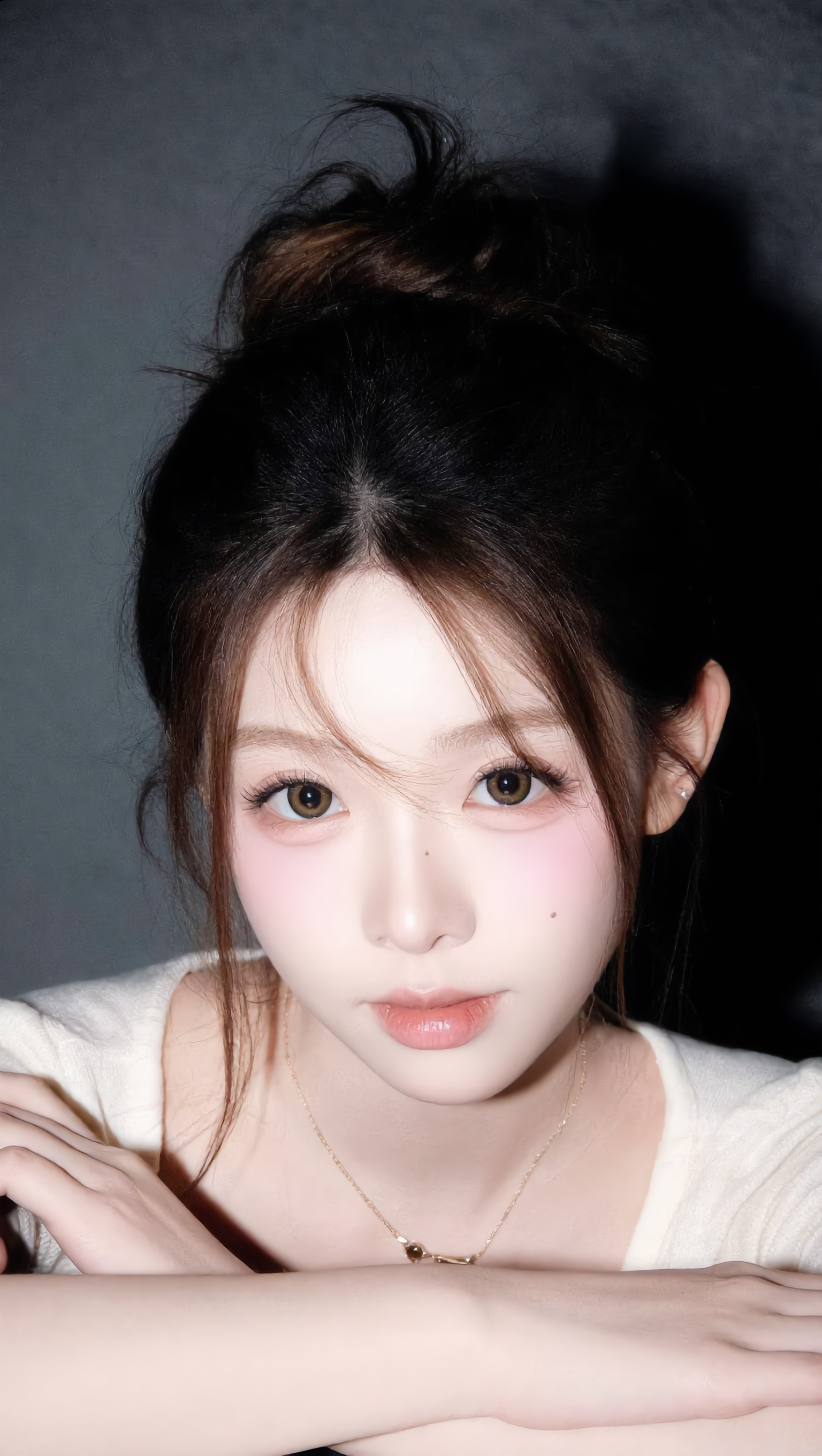 Kling AI work 308453674534912 - hair color light brown with red highlights AI image